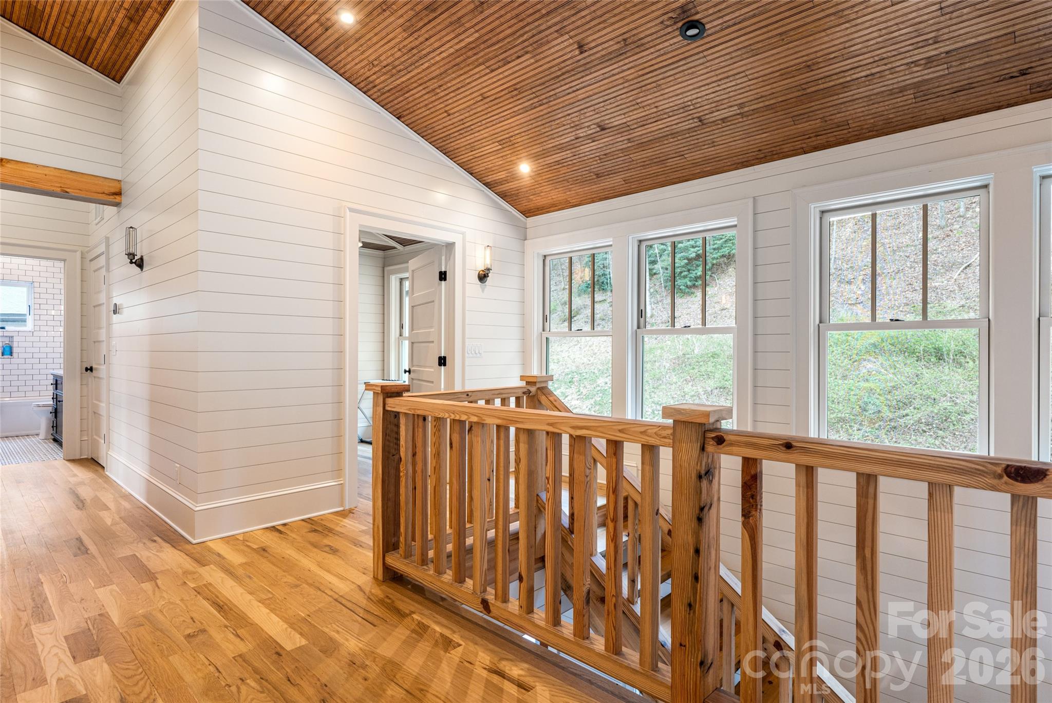 51 Summit Road — Swannanoa