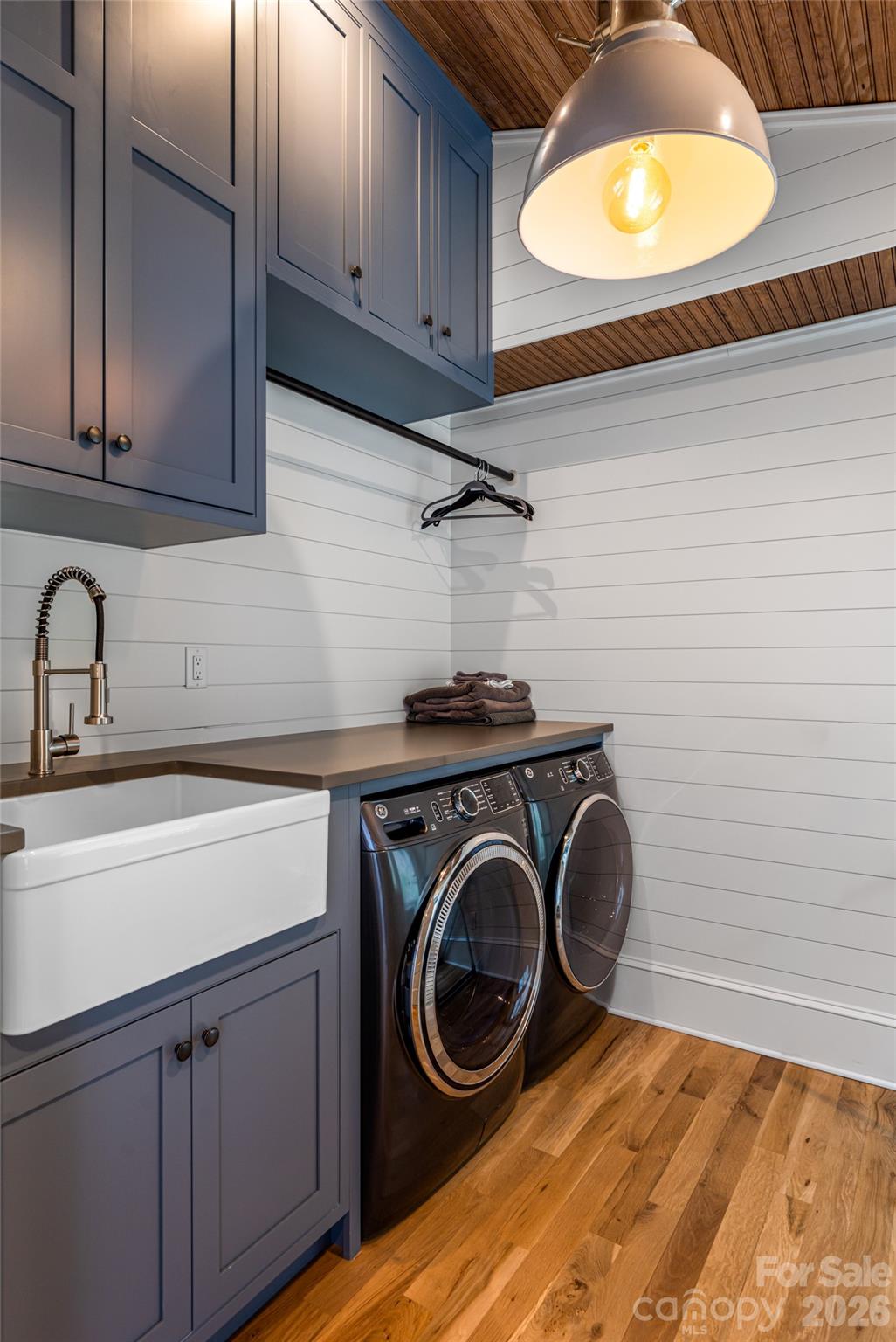 51 Summit Road — Swannanoa