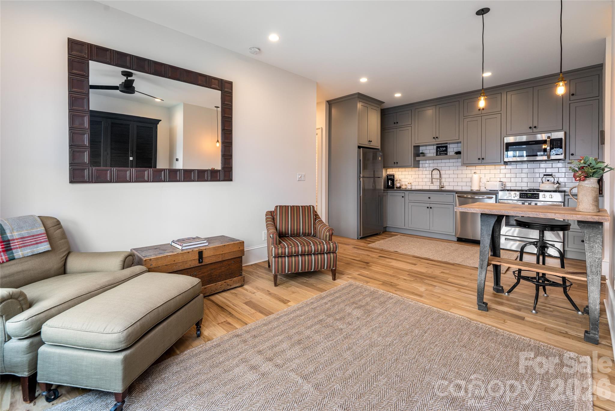 51 Summit Road — Swannanoa