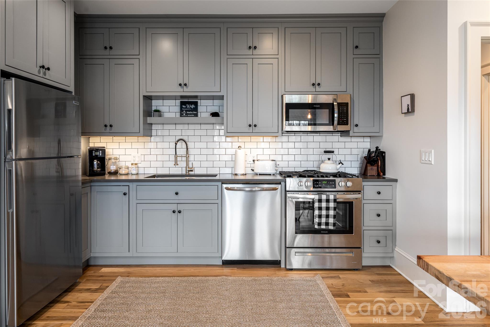 51 Summit Road — Swannanoa