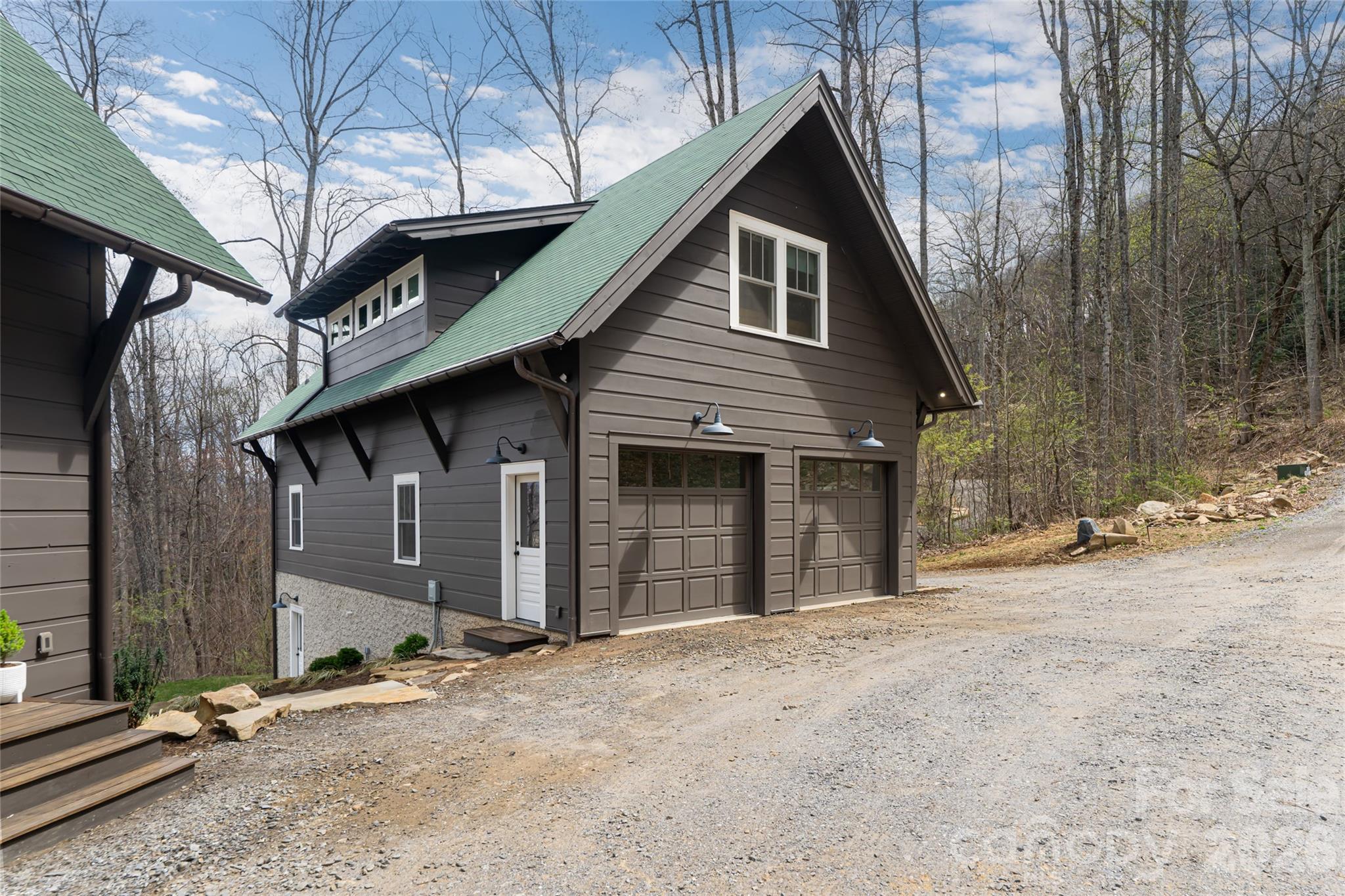 51 Summit Road — Swannanoa
