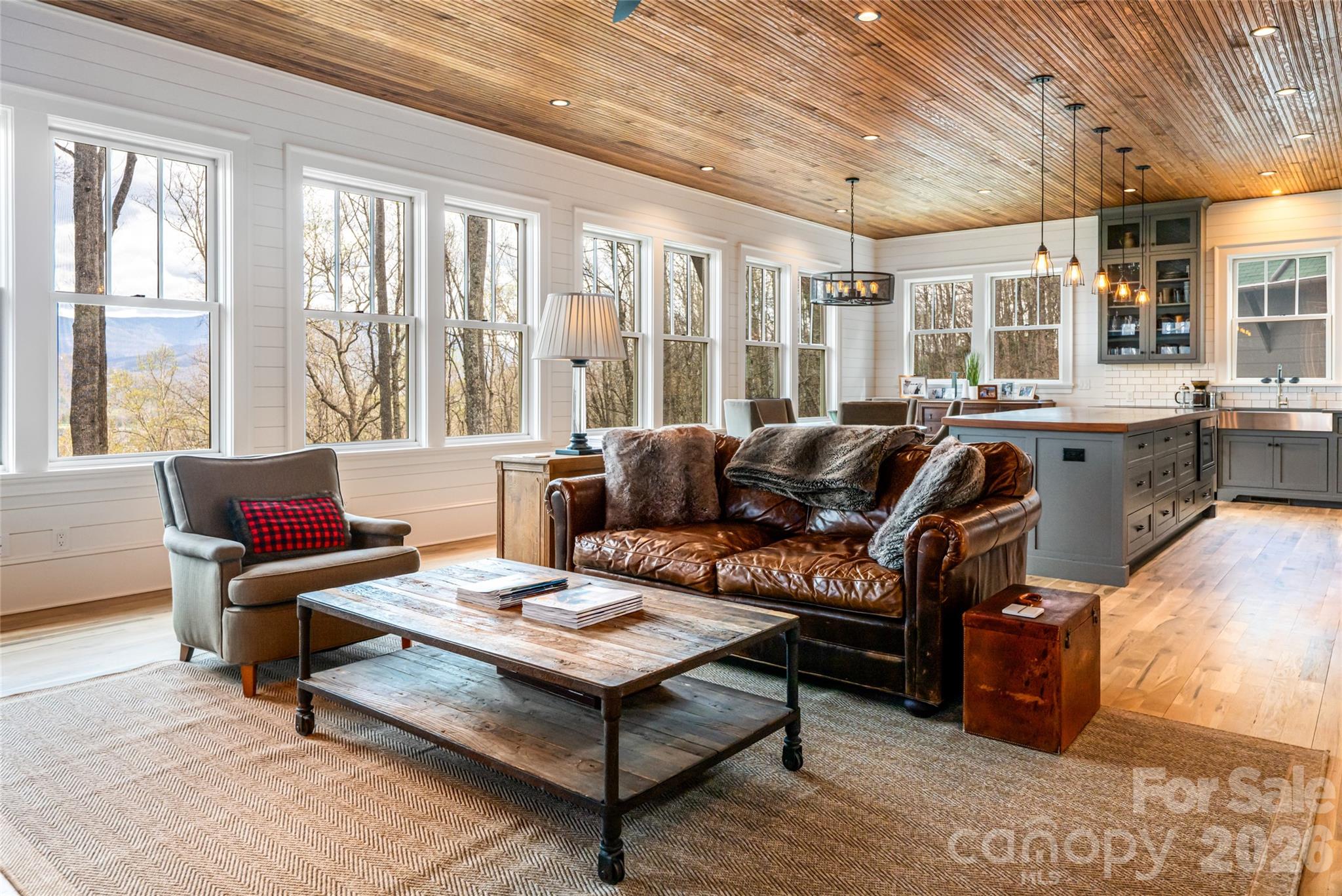 51 Summit Road — Swannanoa
