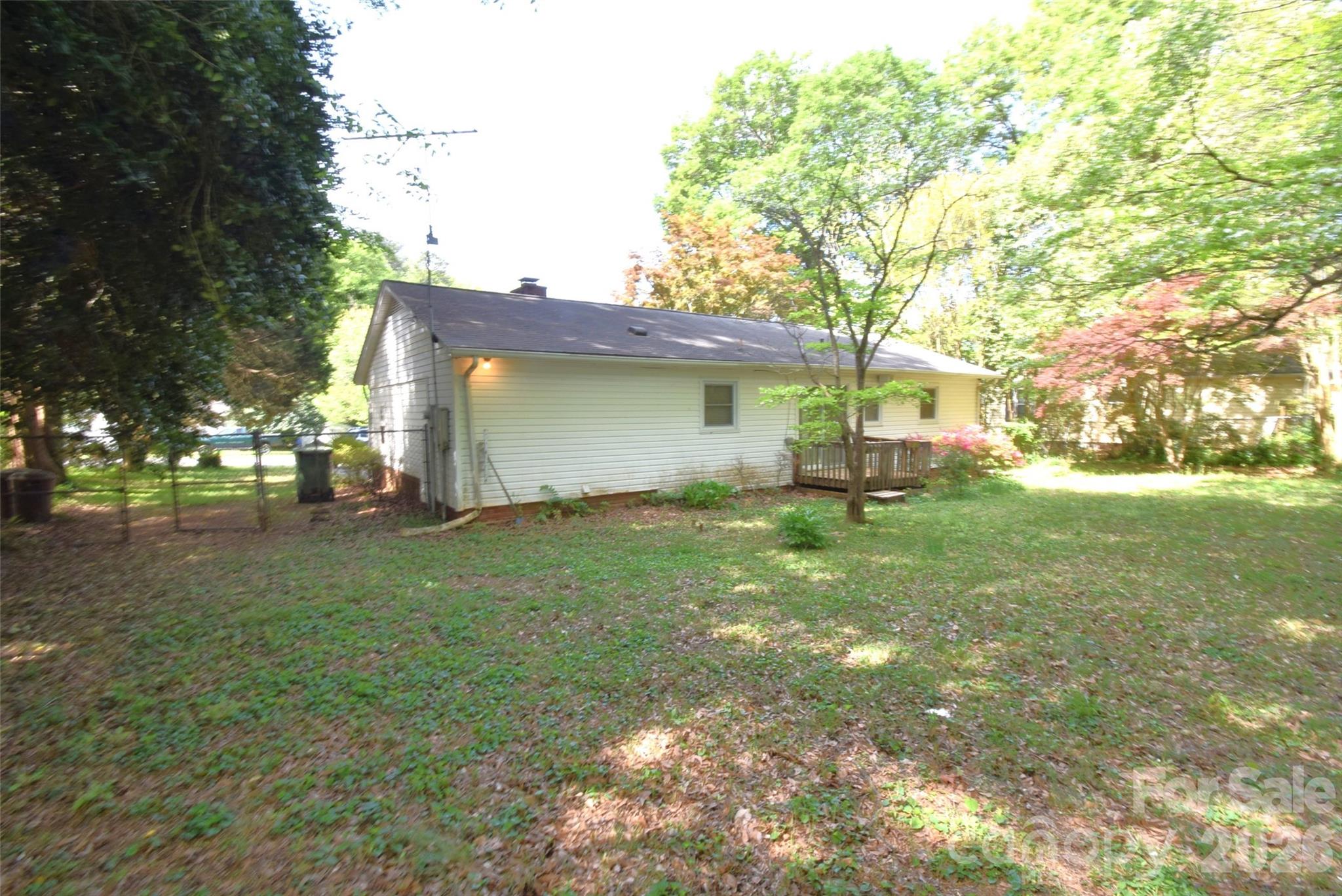 502 W Henry Street — Belmont