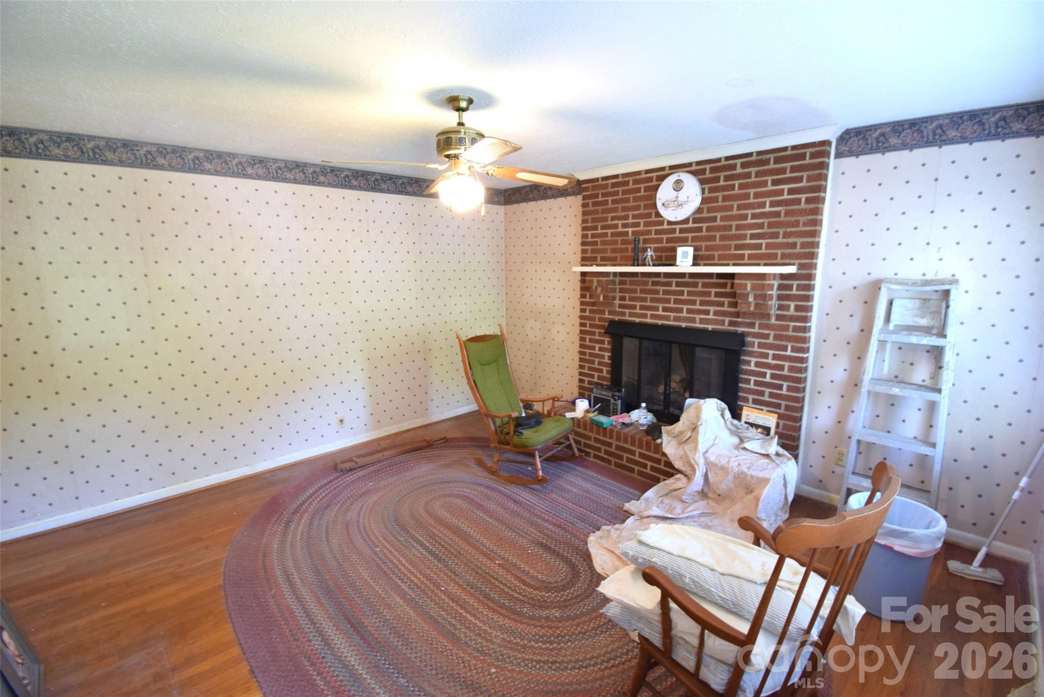 502 W Henry Street — Belmont