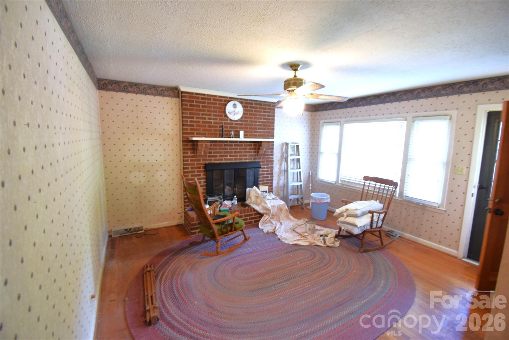 502 W Henry Street — Belmont