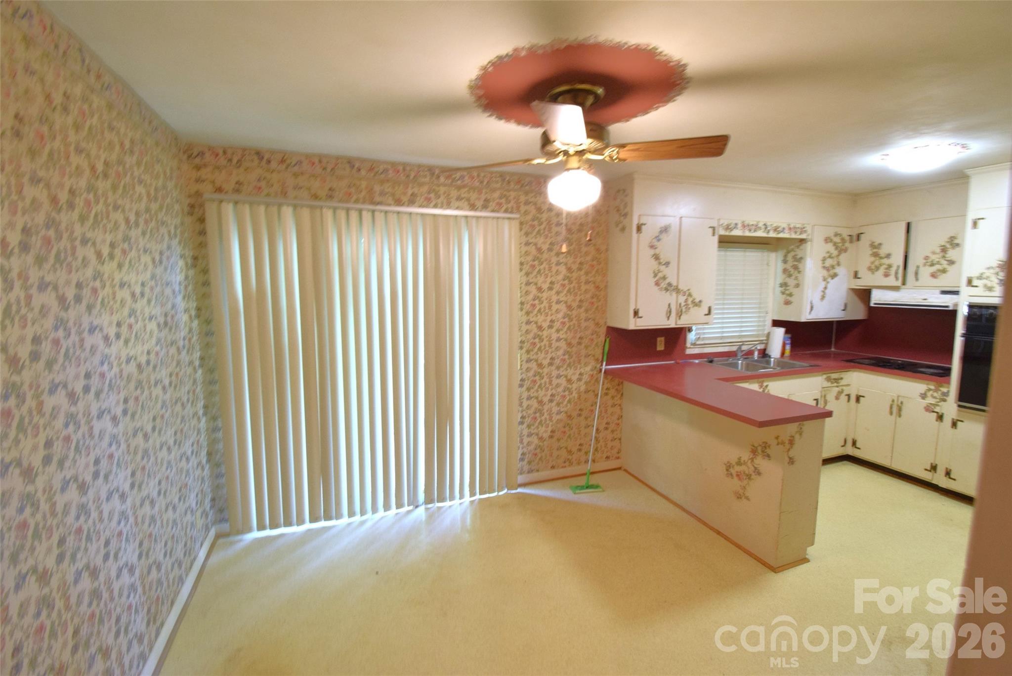 502 W Henry Street — Belmont