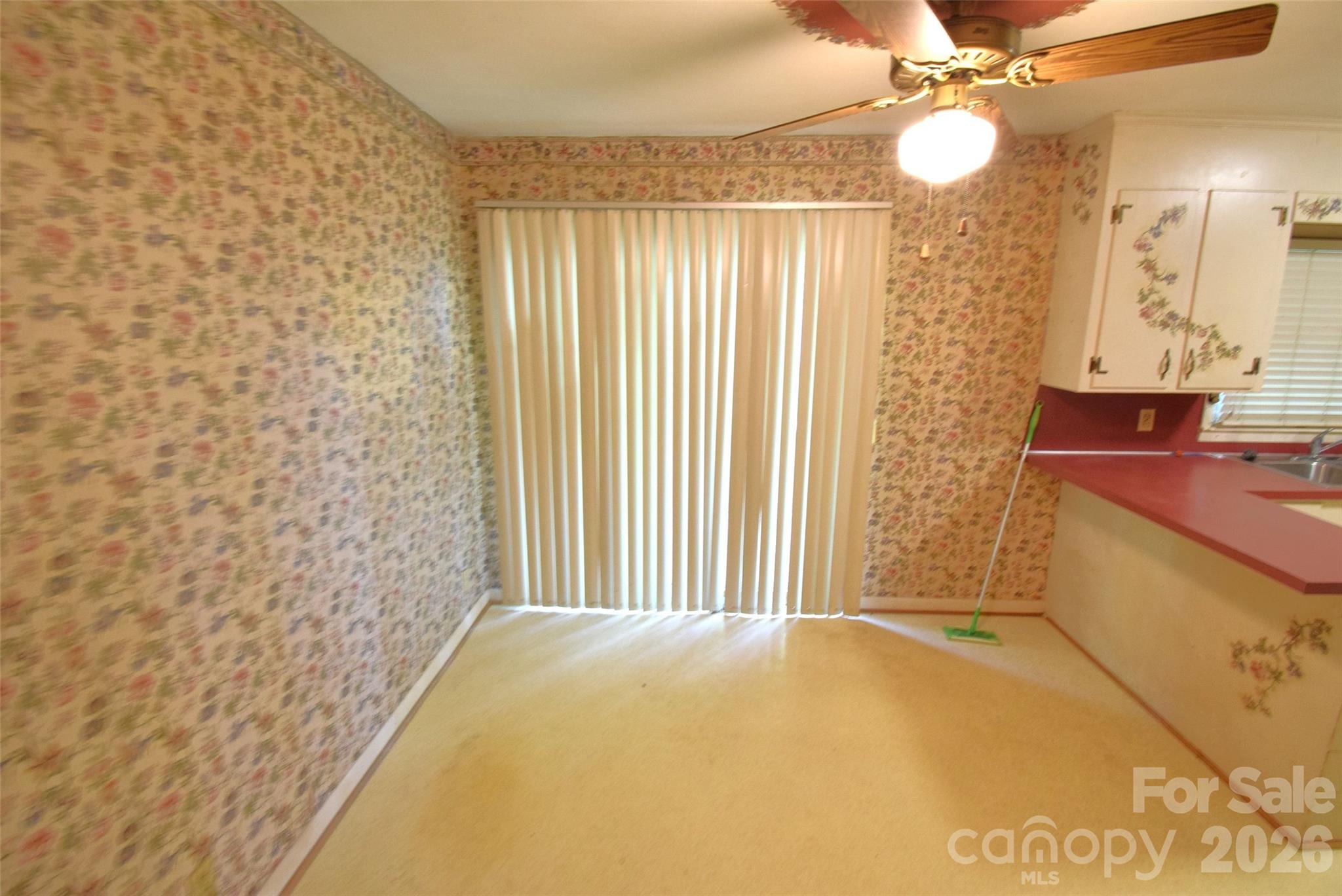 502 W Henry Street — Belmont