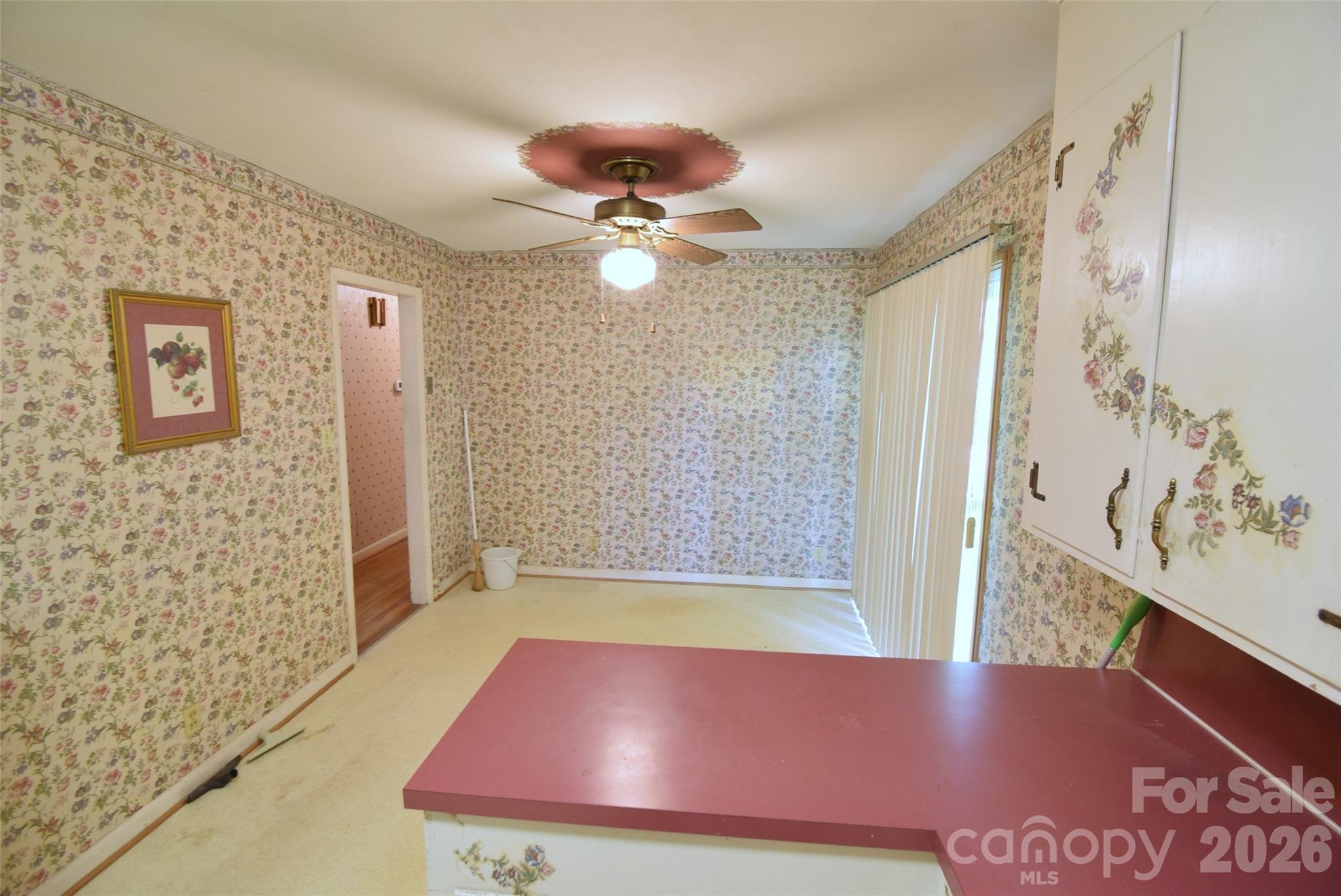 502 W Henry Street — Belmont
