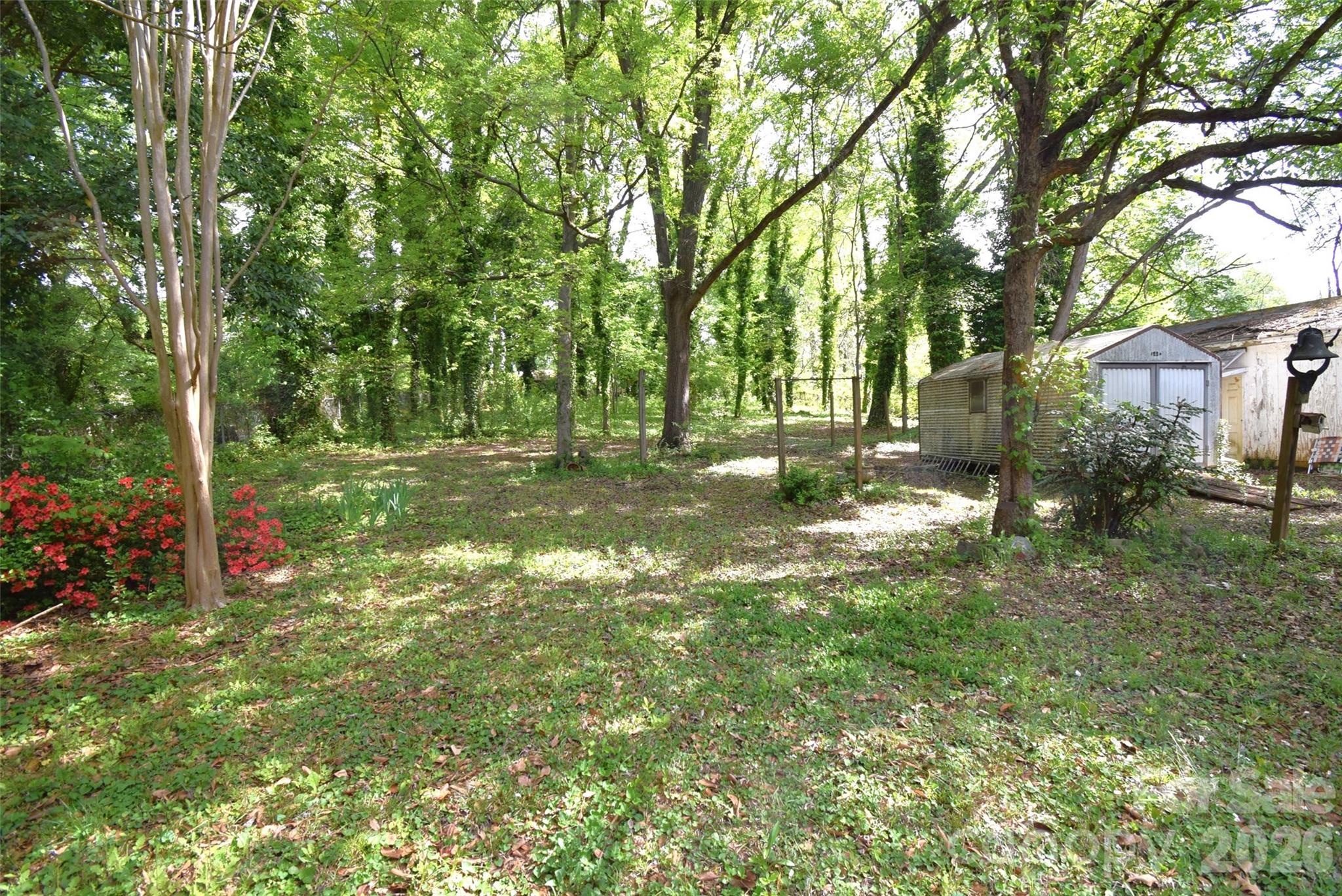 502 W Henry Street — Belmont