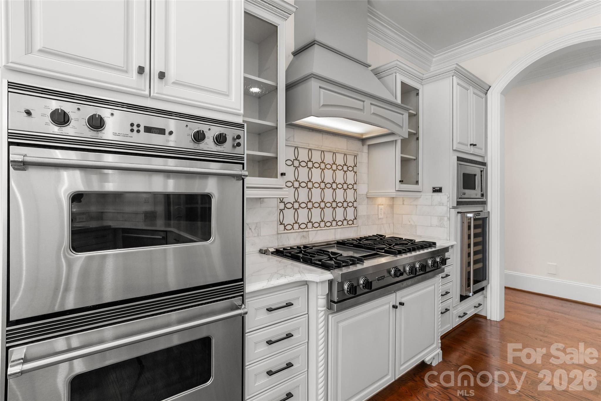 8600 Fairview Road — Charlotte
