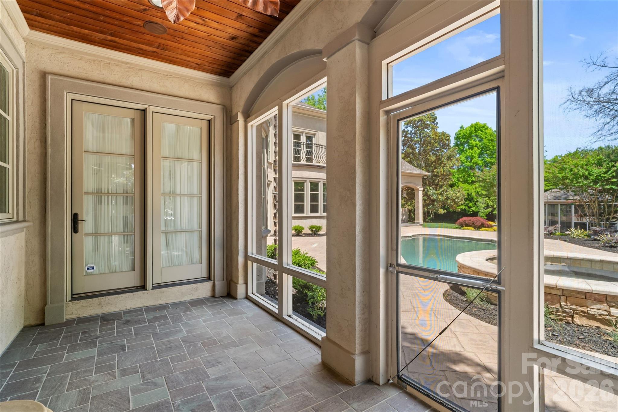8600 Fairview Road — Charlotte