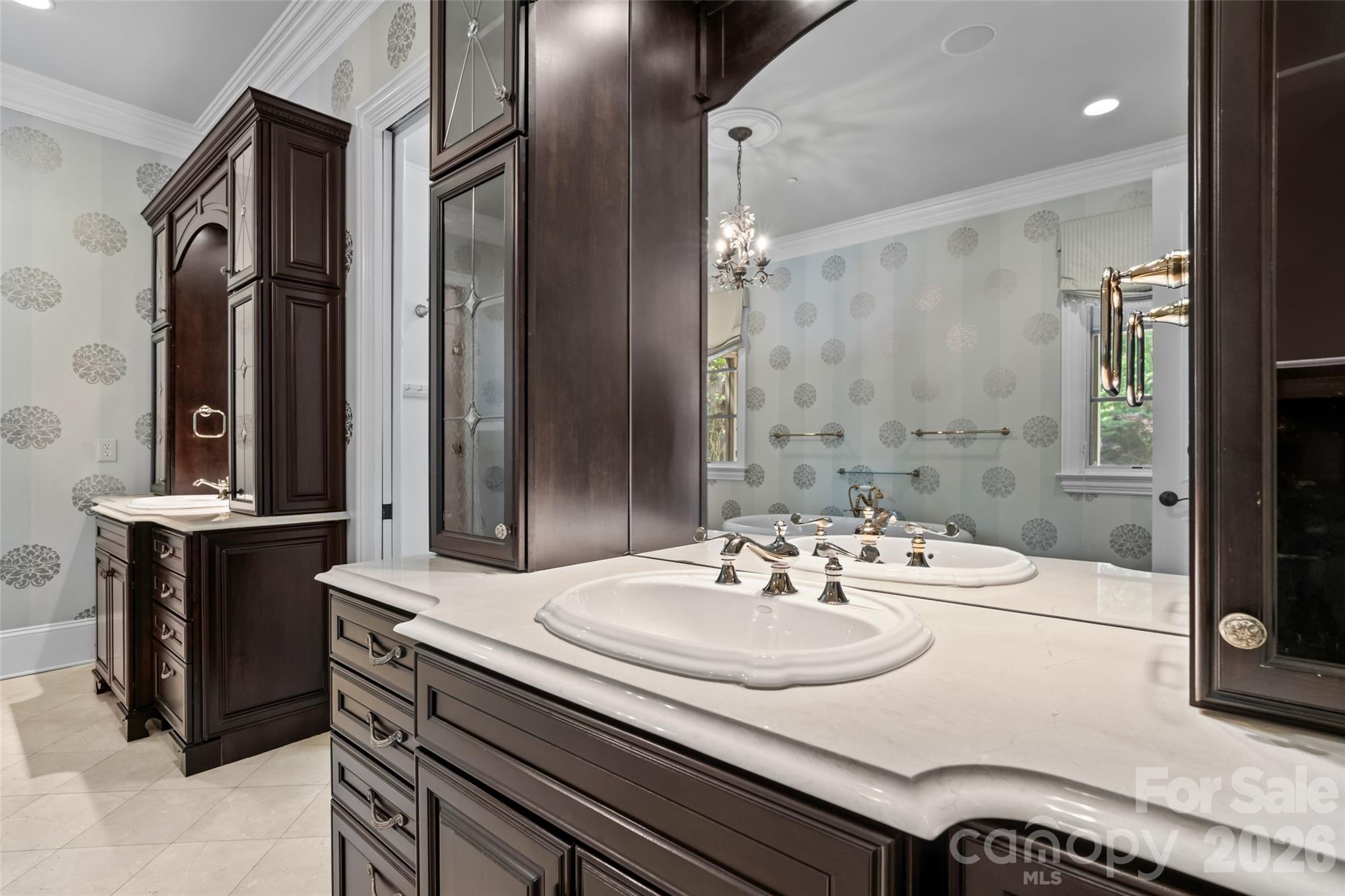 8600 Fairview Road — Charlotte