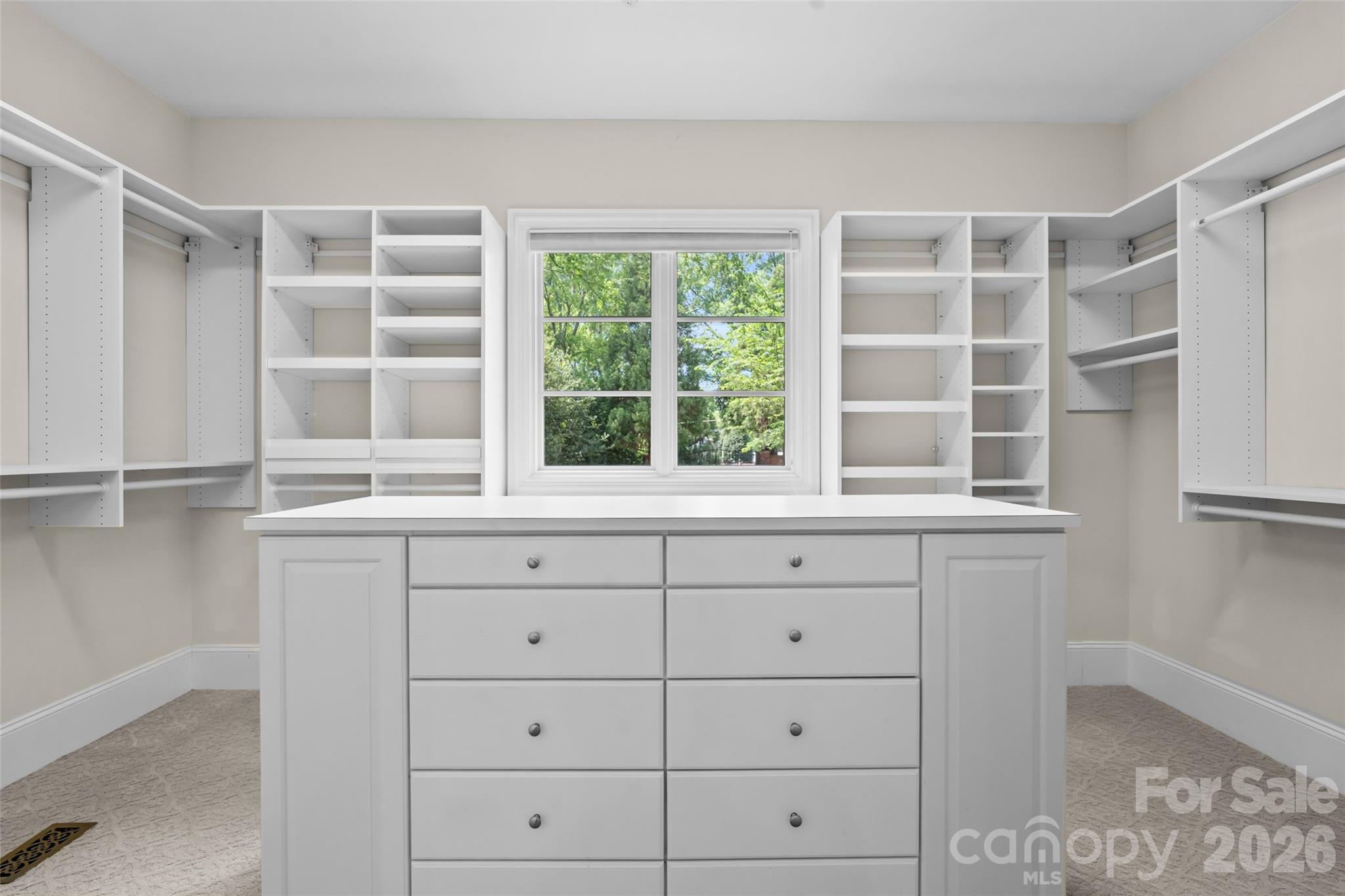 8600 Fairview Road — Charlotte