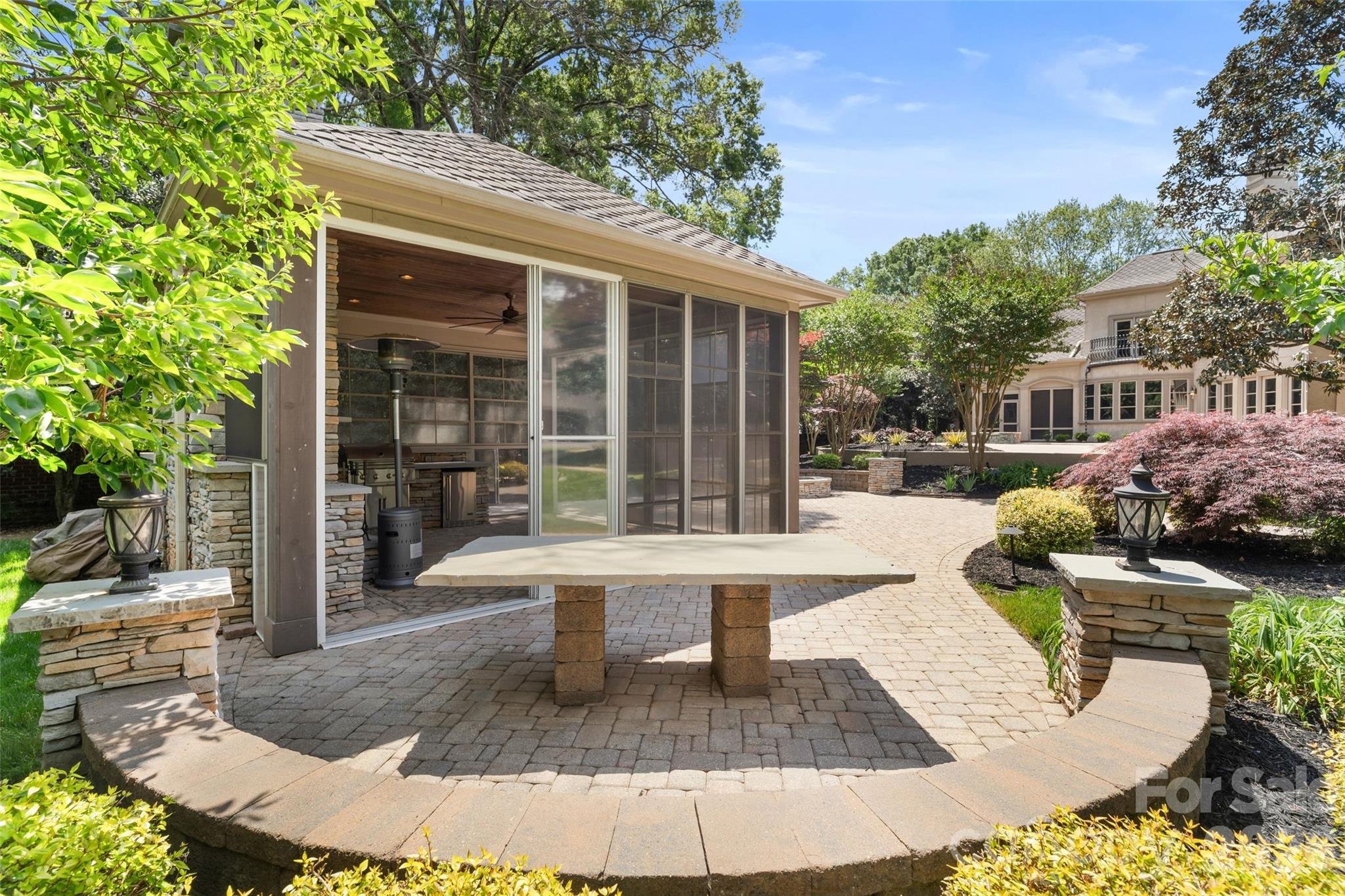 8600 Fairview Road — Charlotte