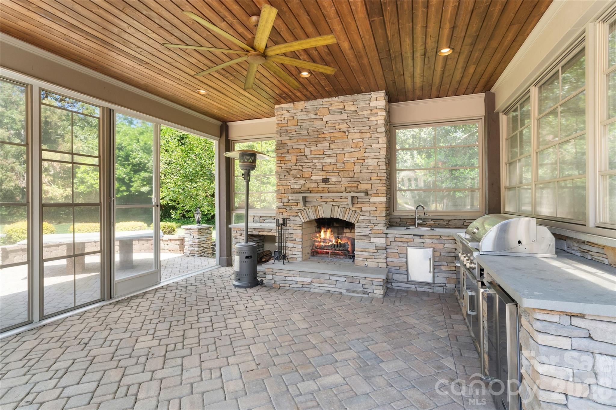 8600 Fairview Road — Charlotte