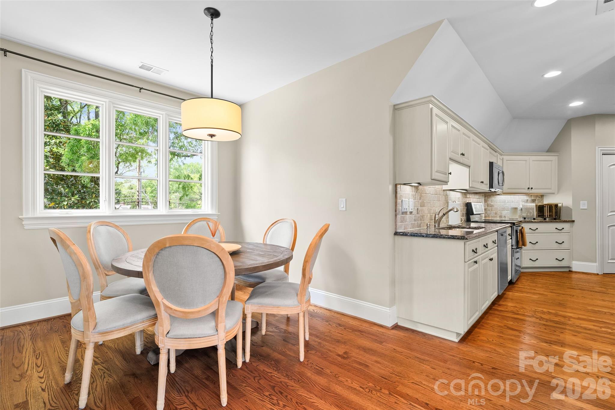 8600 Fairview Road — Charlotte