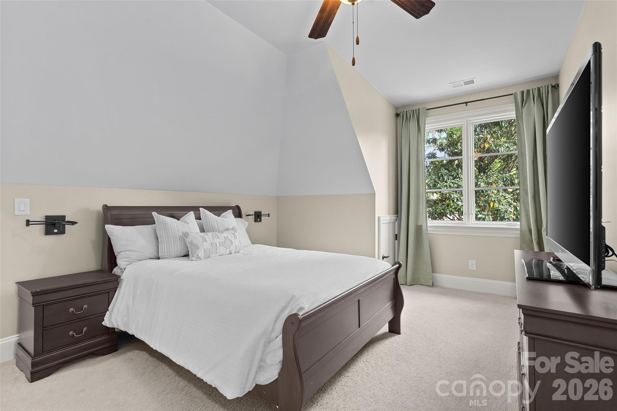 8600 Fairview Road — Charlotte
