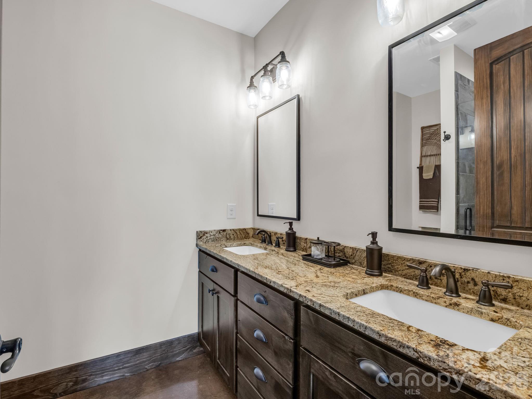 189 Tatanka Trail — Lake Lure
