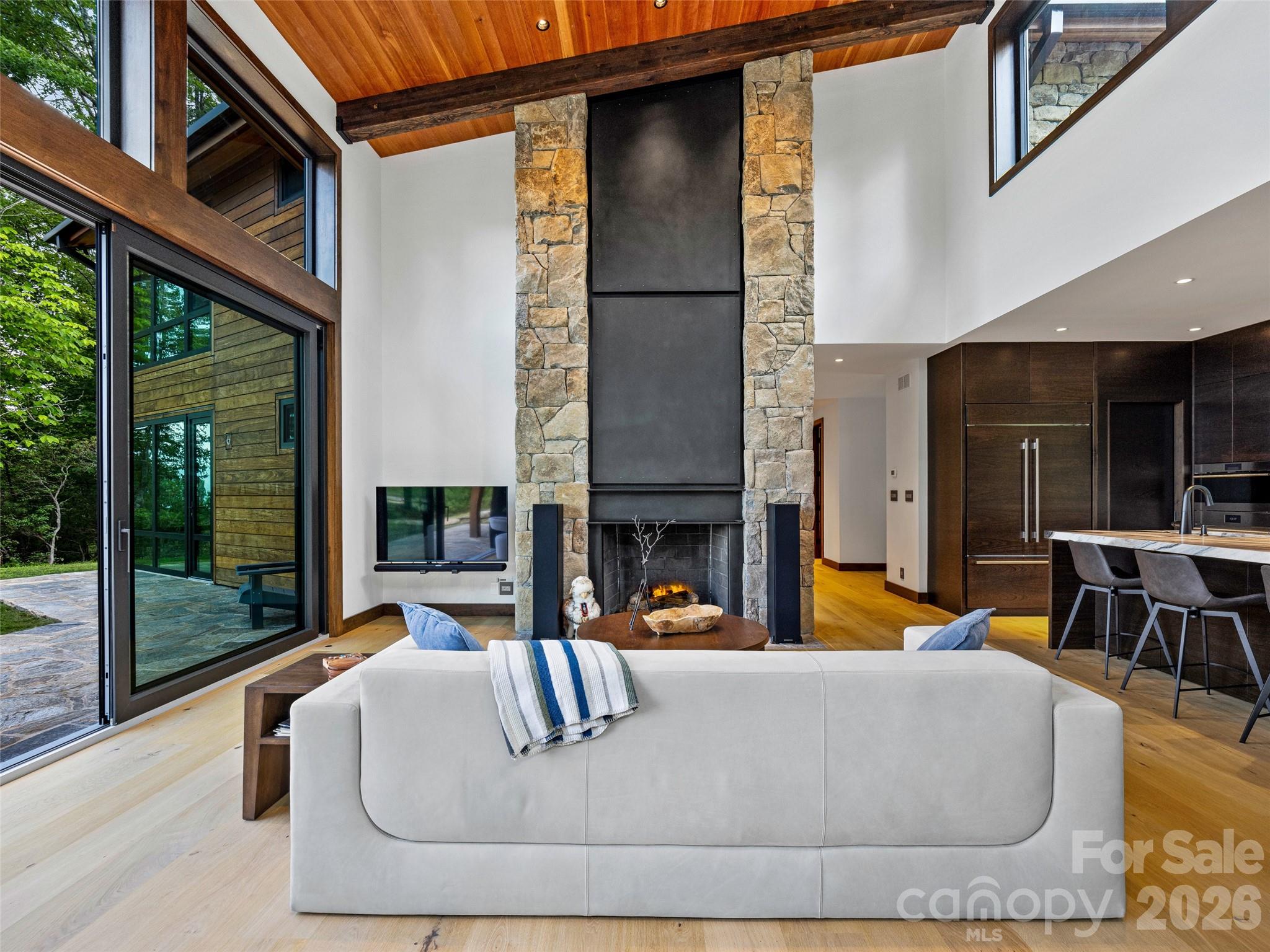 30 Banks Lane — Brevard