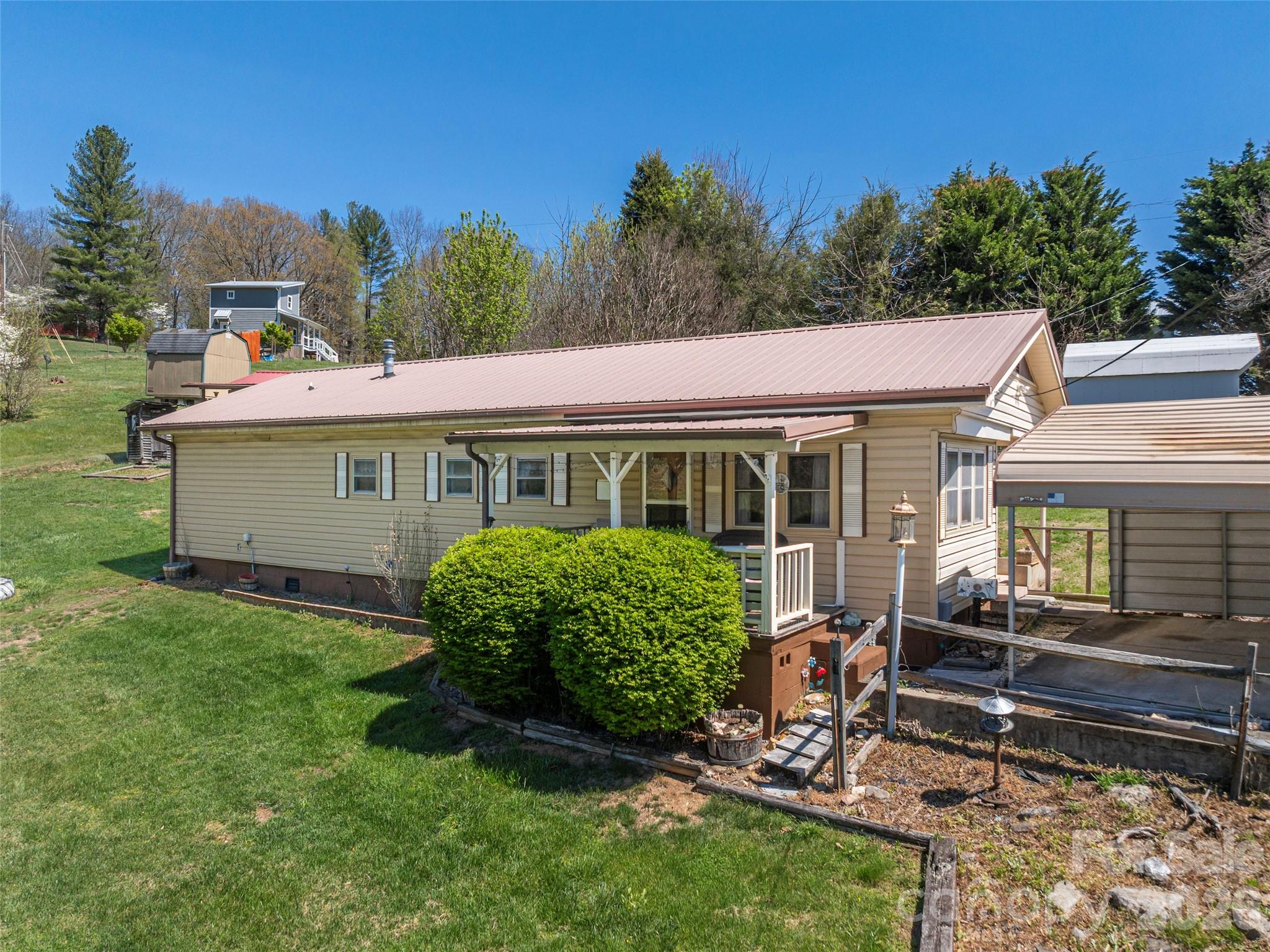 17 Mustang Lane — Waynesville