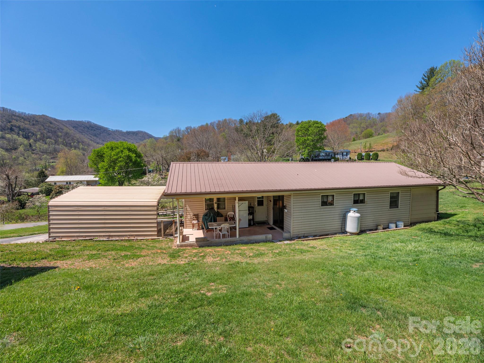 17 Mustang Lane — Waynesville