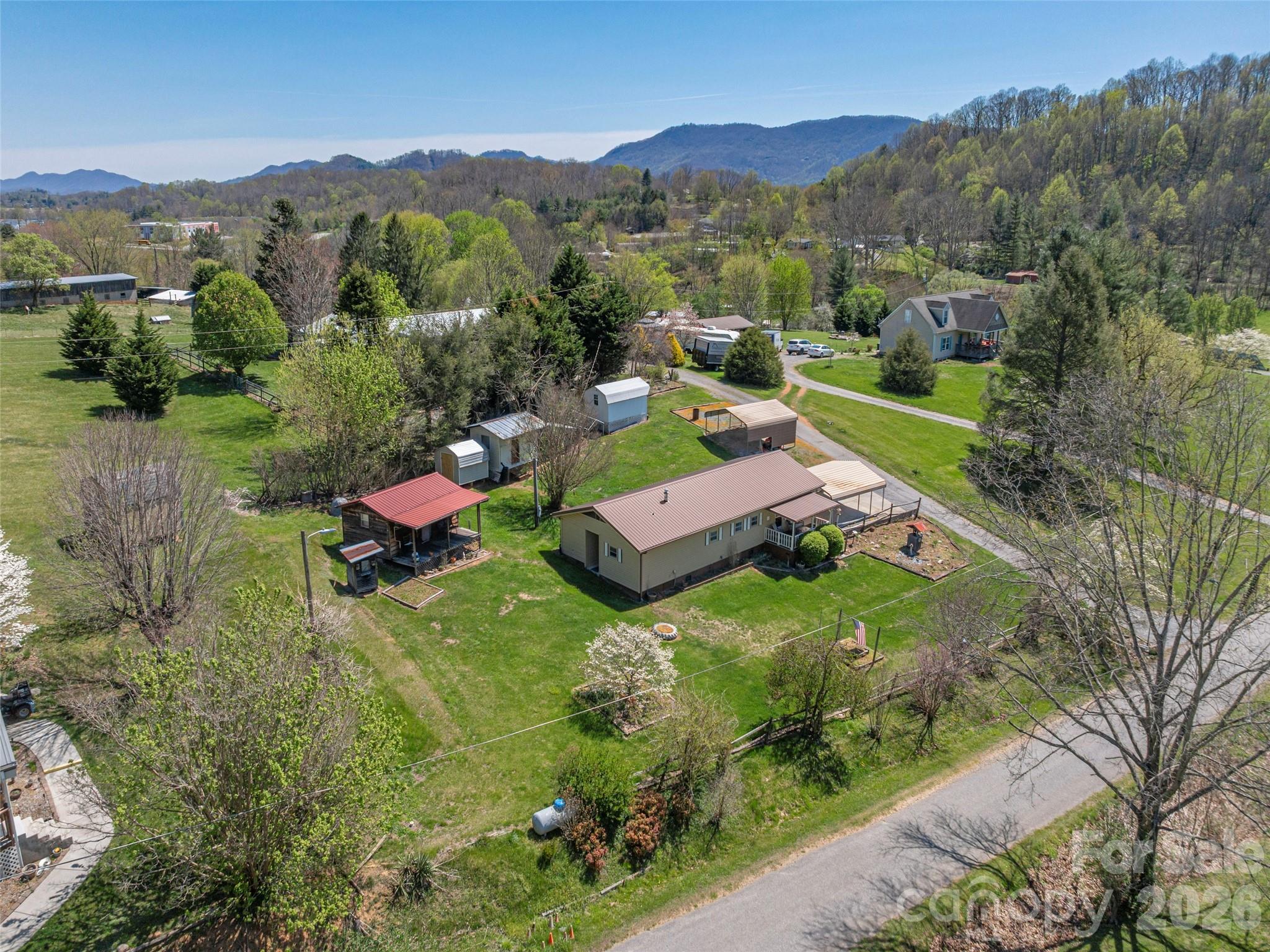 17 Mustang Lane — Waynesville