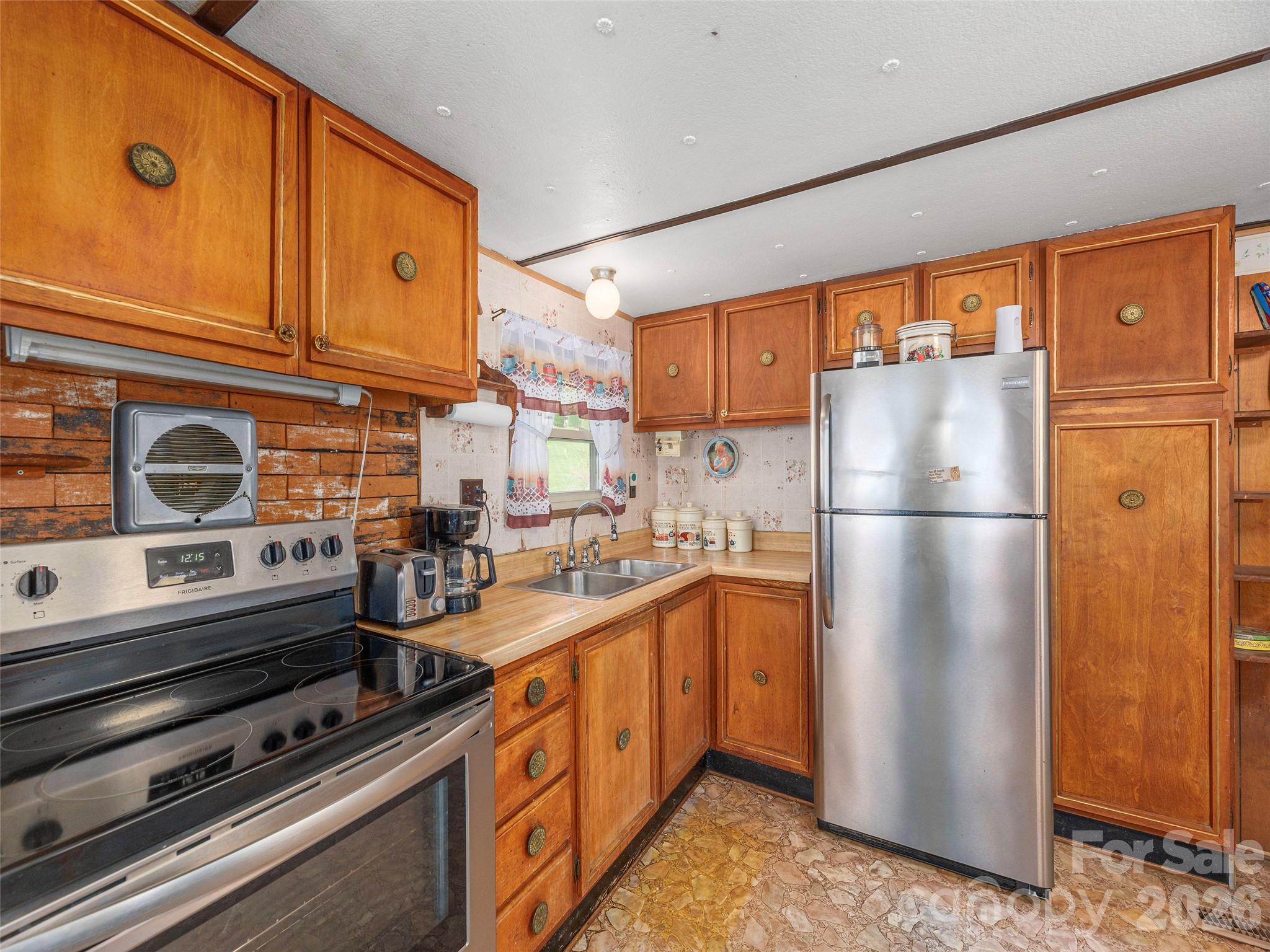 17 Mustang Lane — Waynesville