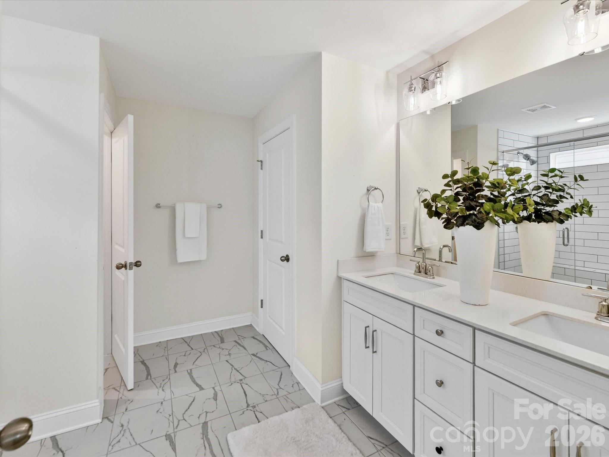 3869 Center Place Drive — Harrisburg