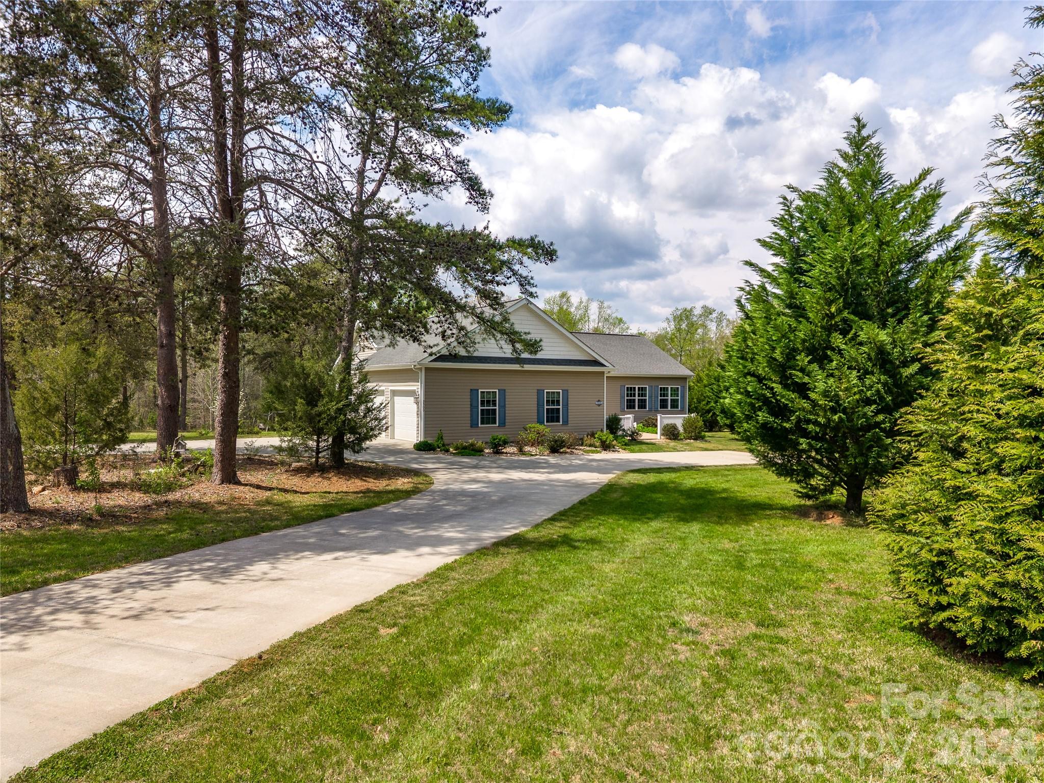 2500 S Blackstock Road — Landrum