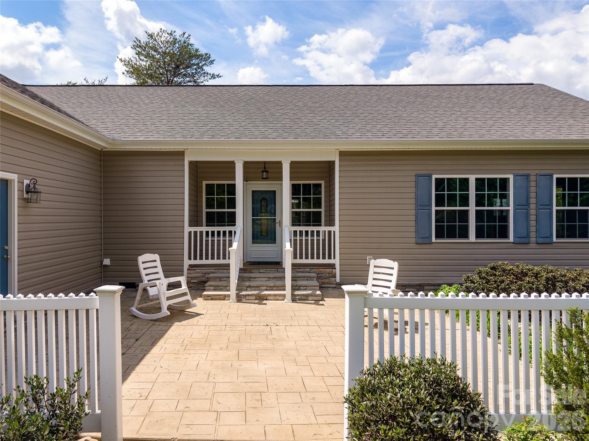 2500 S Blackstock Road — Landrum