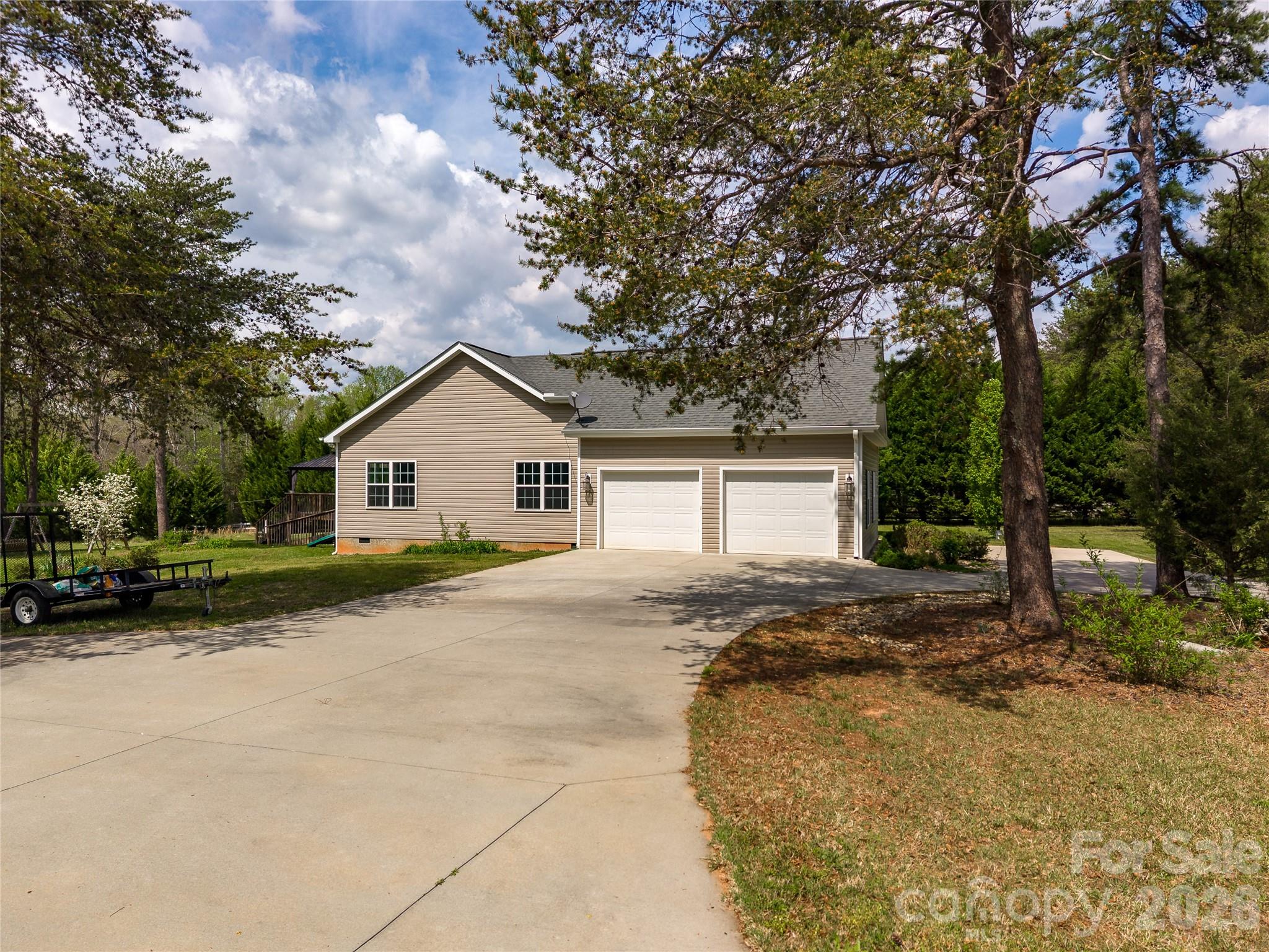 2500 S Blackstock Road — Landrum