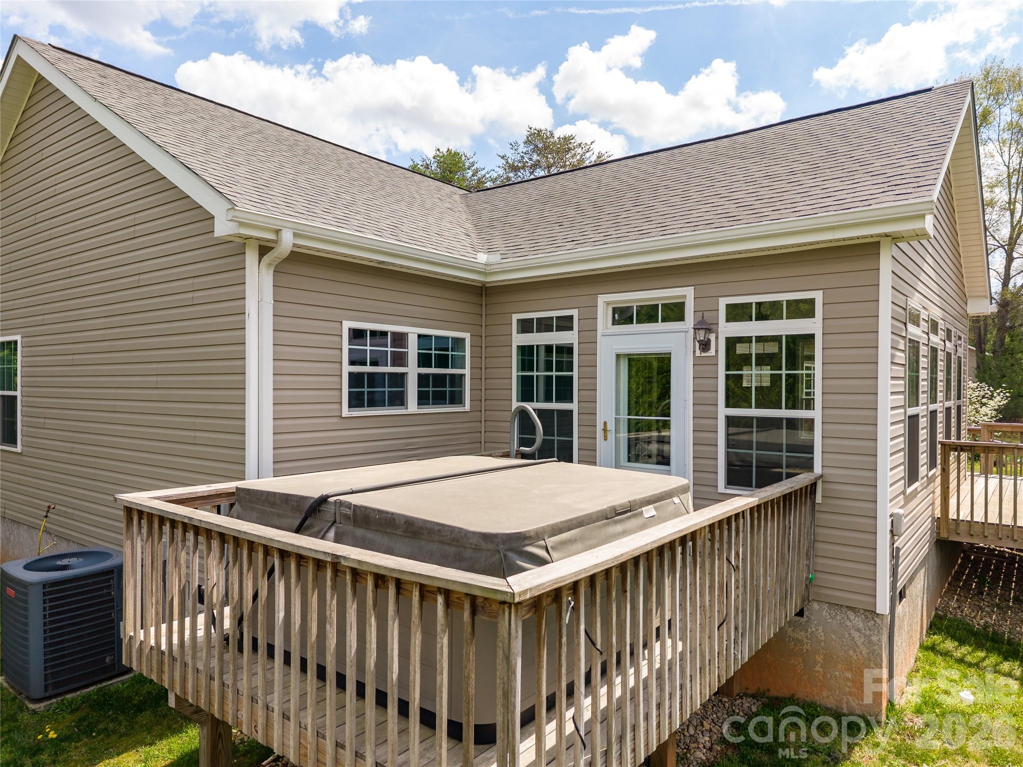 2500 S Blackstock Road — Landrum