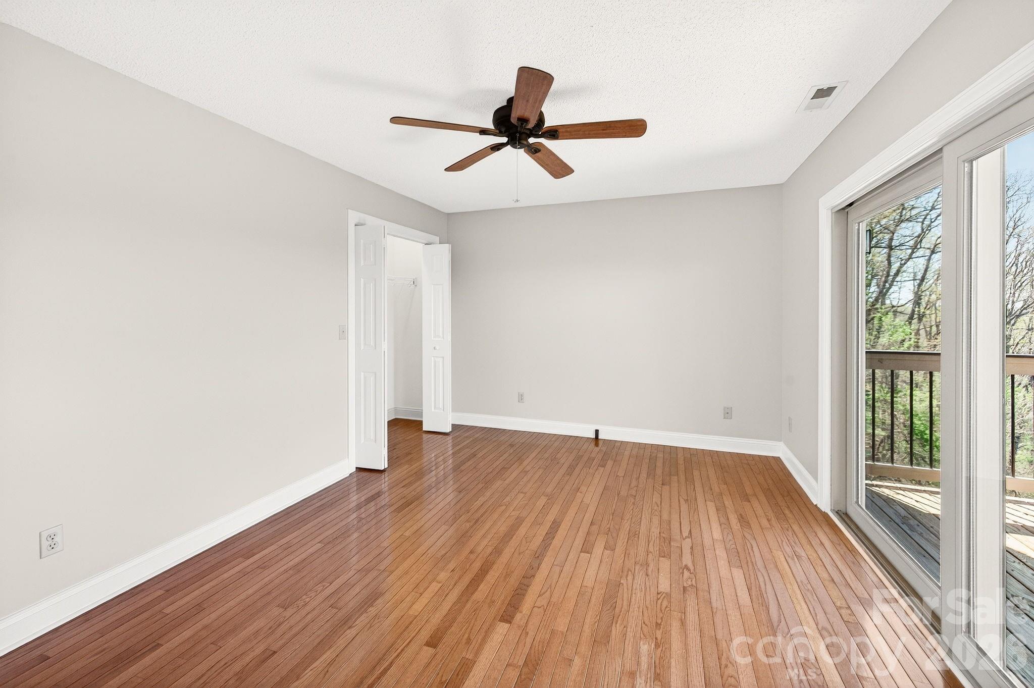 86 Distant View Drive — Asheville