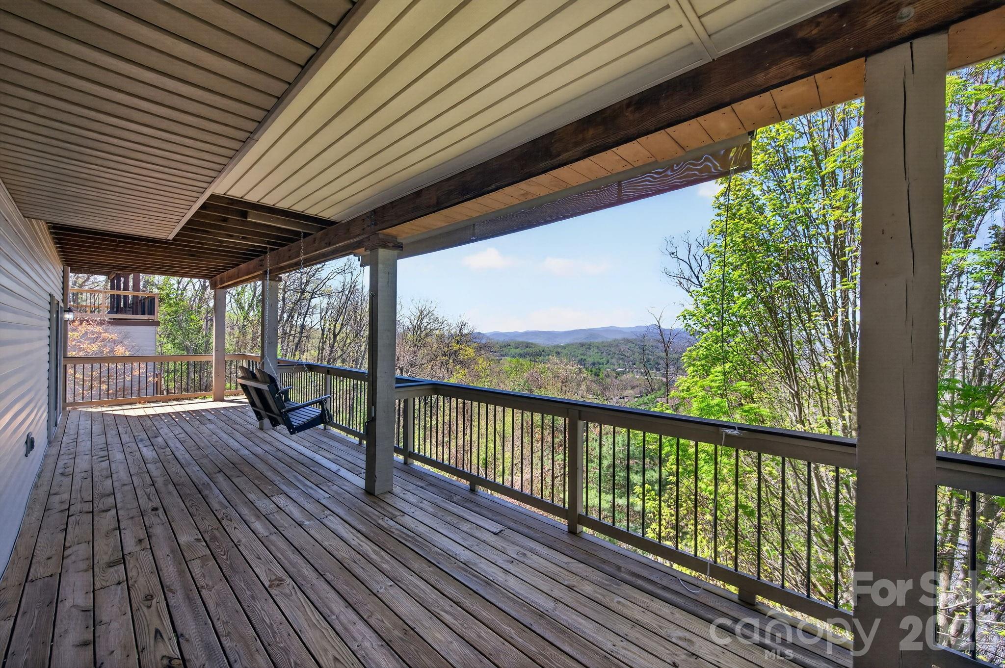 86 Distant View Drive — Asheville