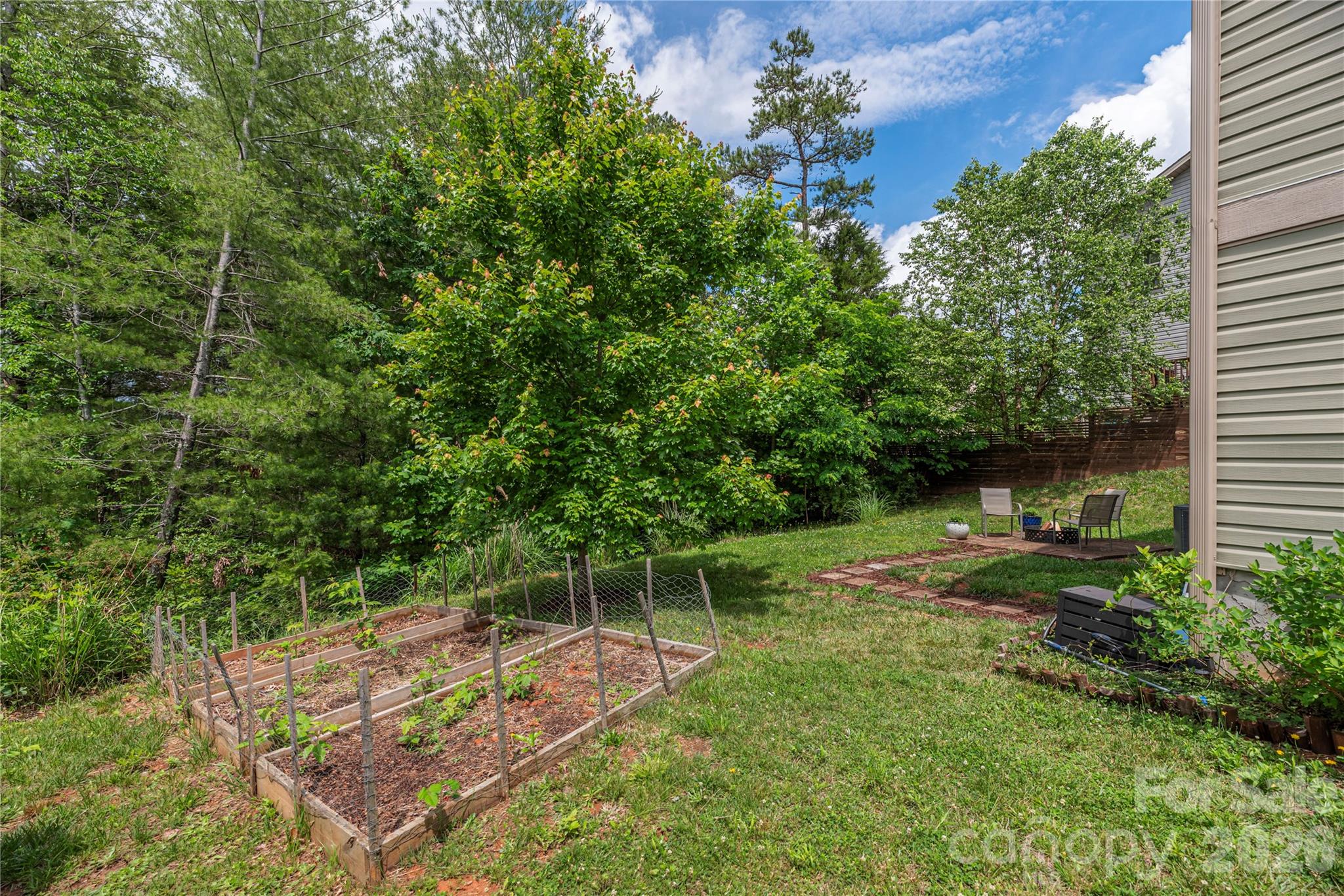 5 Declan Drive — Weaverville