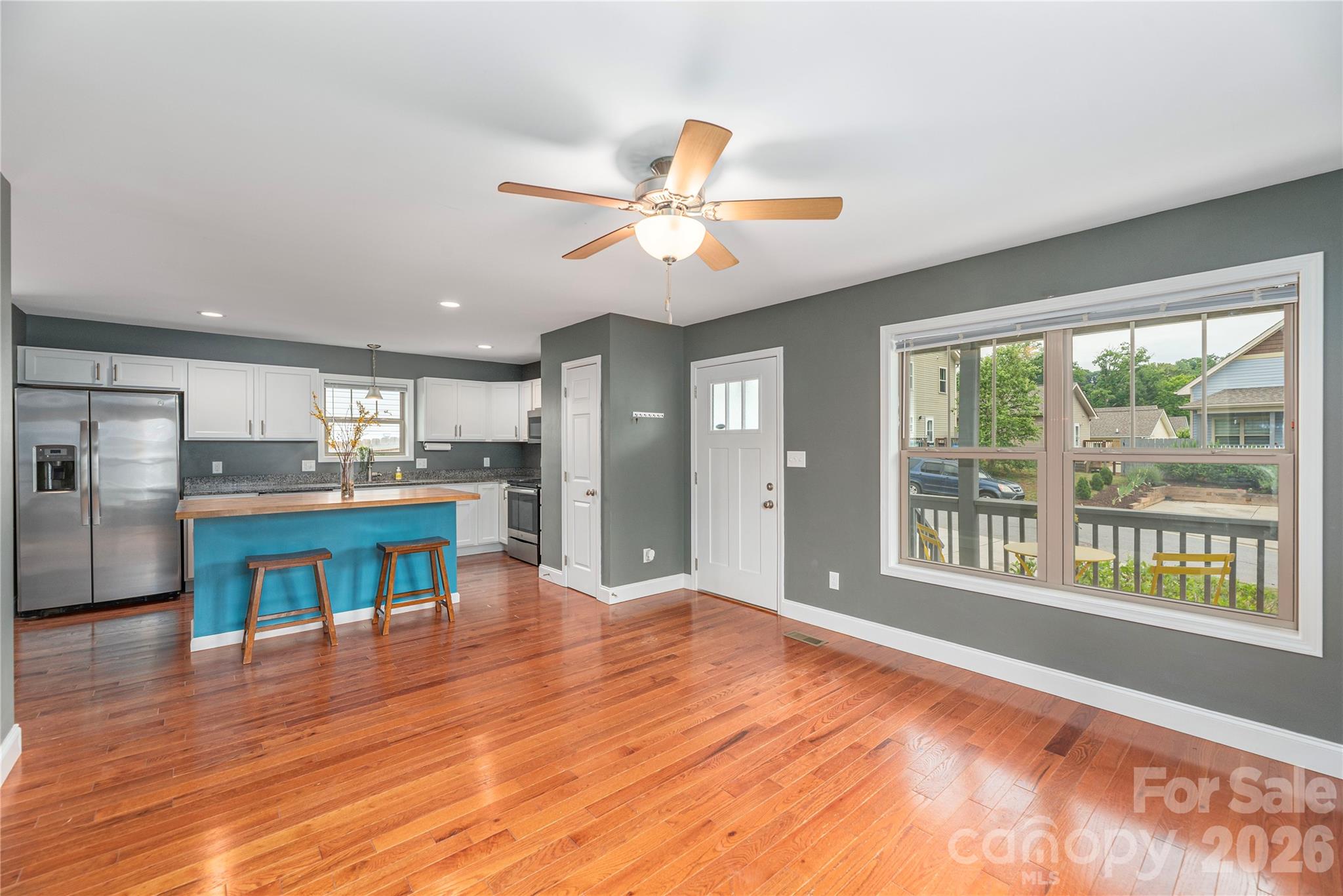 5 Declan Drive — Weaverville