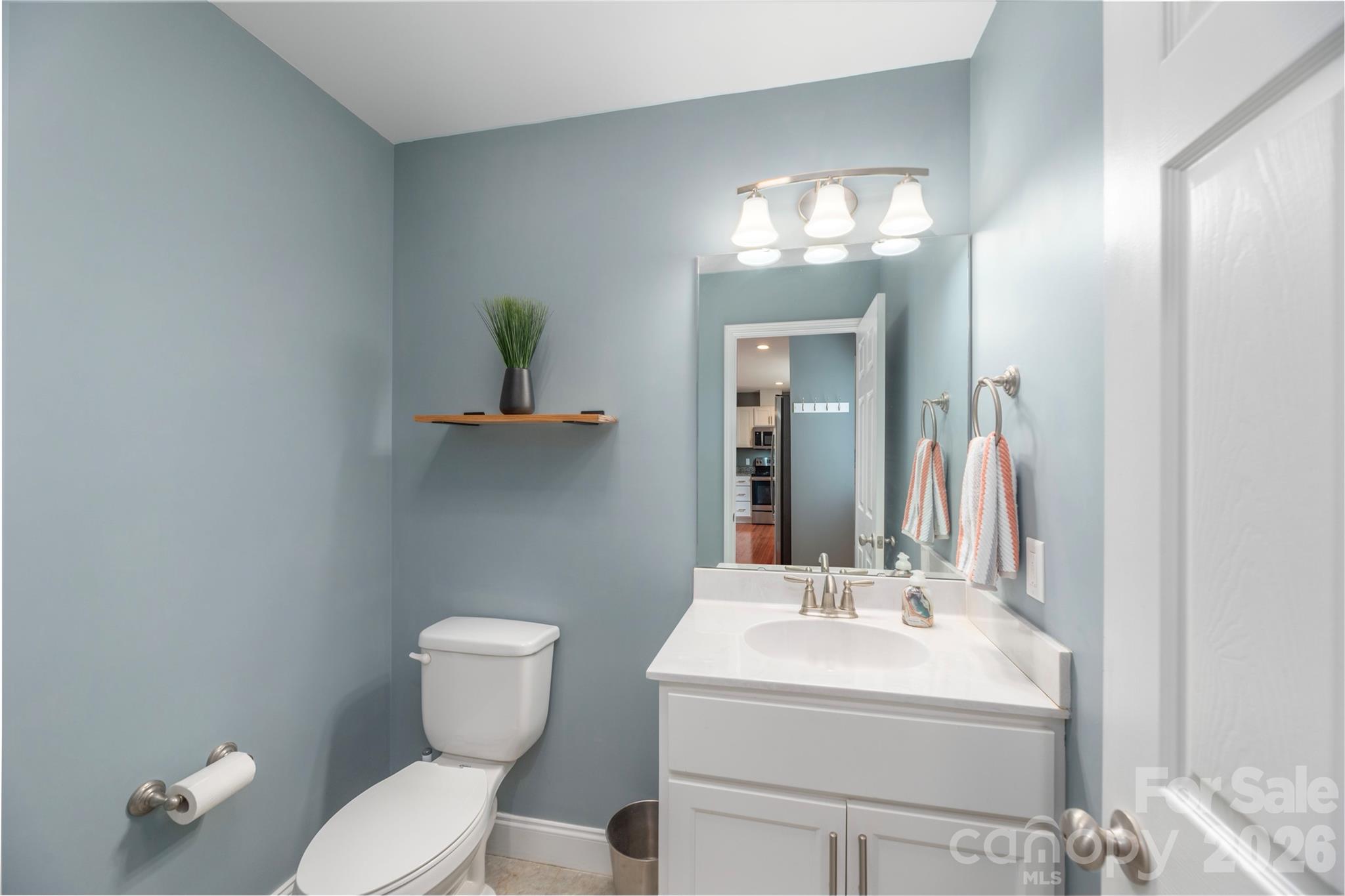 5 Declan Drive — Weaverville