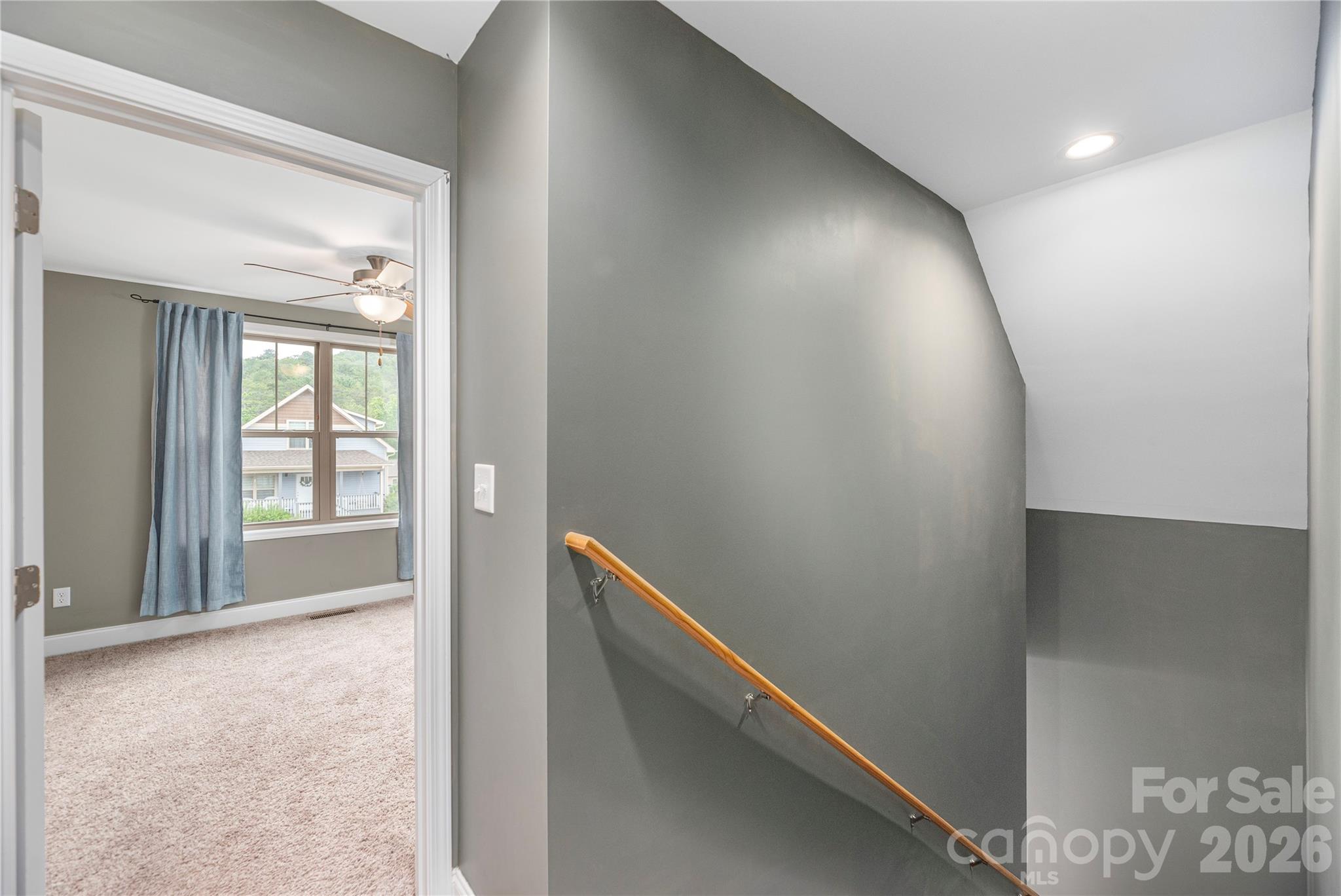 5 Declan Drive — Weaverville