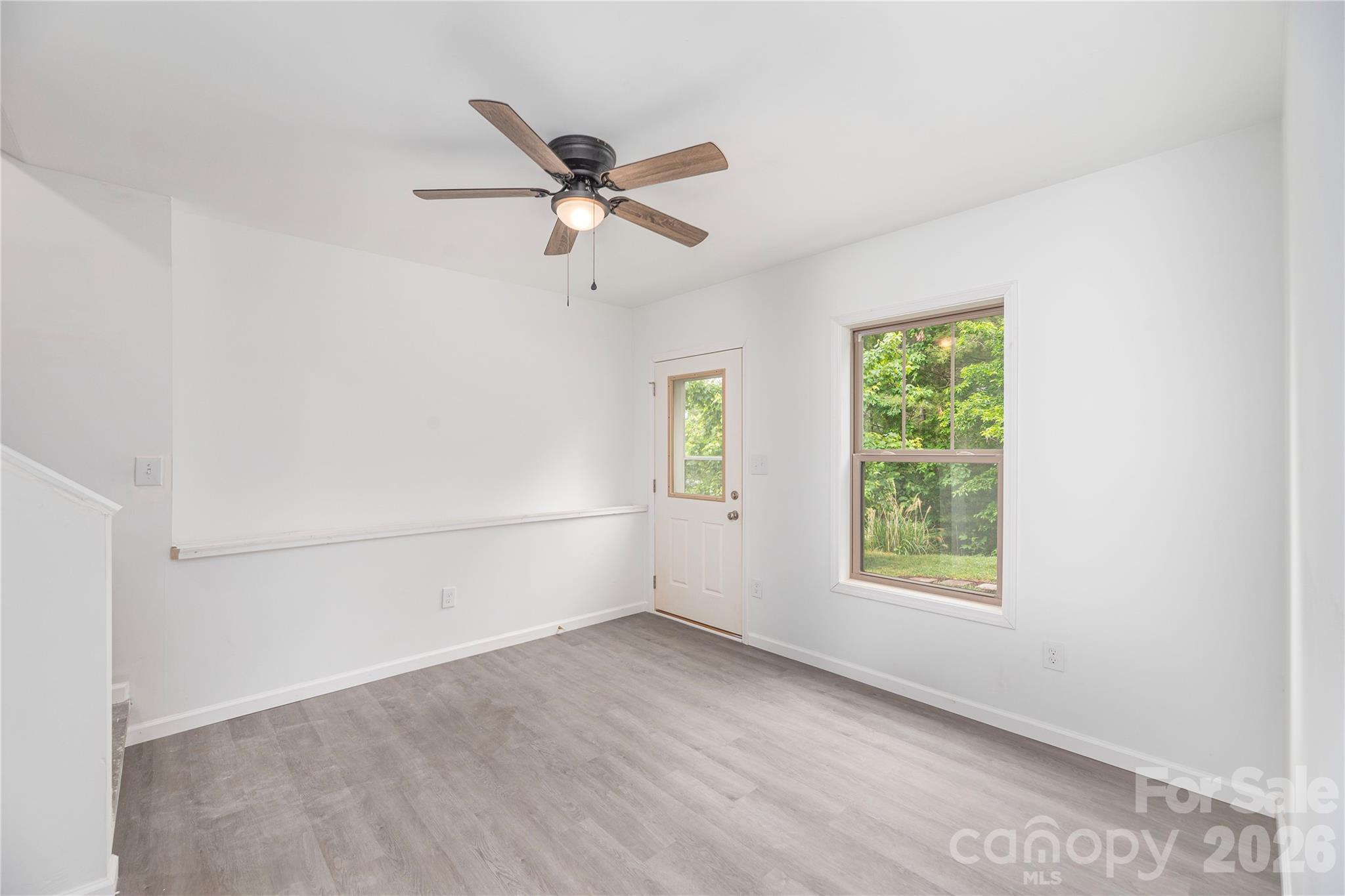 5 Declan Drive — Weaverville