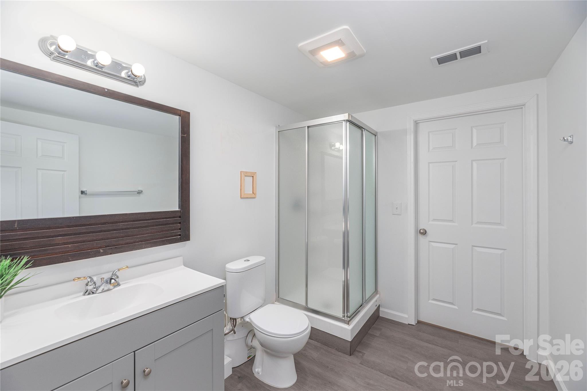 5 Declan Drive — Weaverville