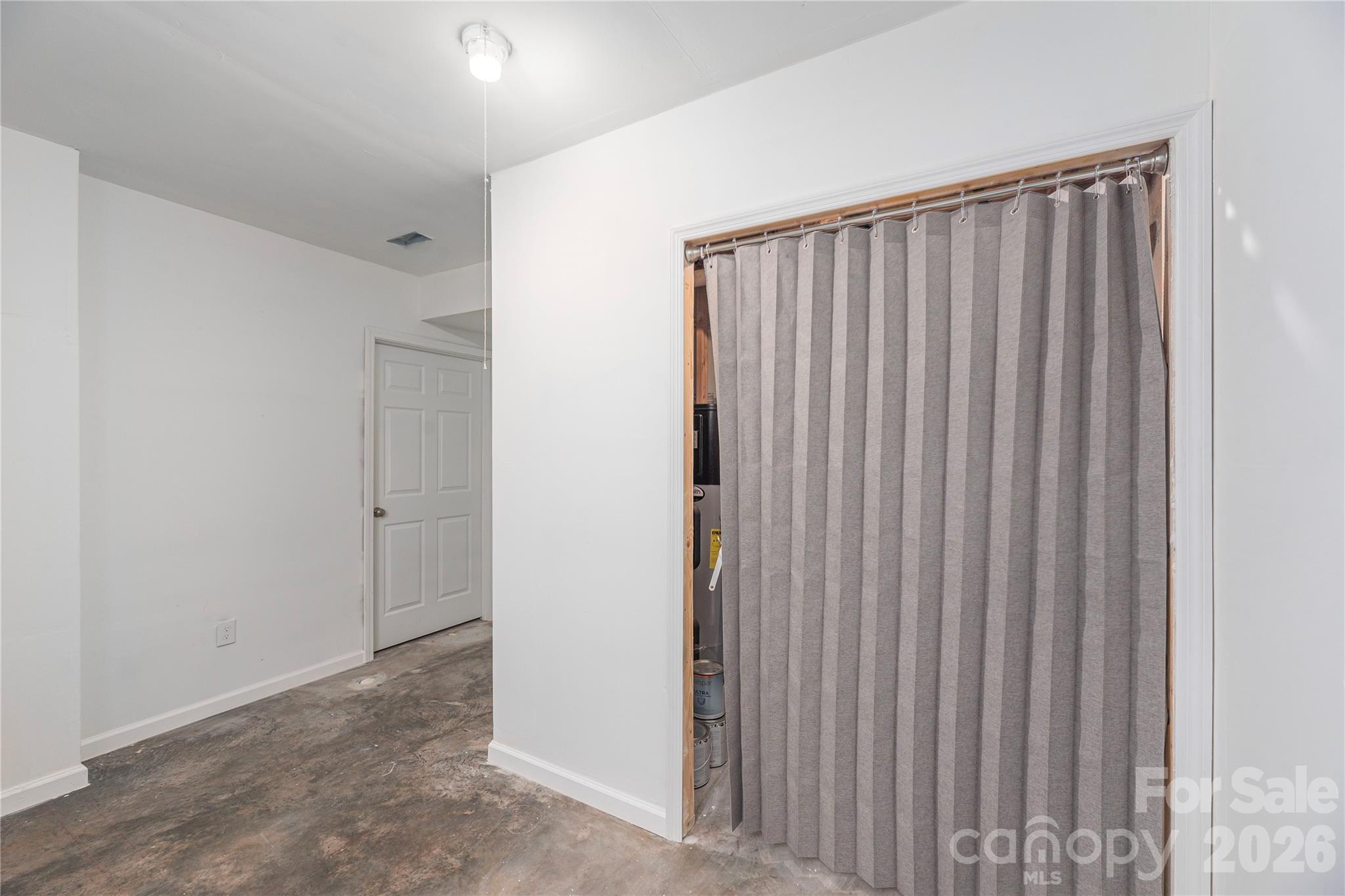 5 Declan Drive — Weaverville