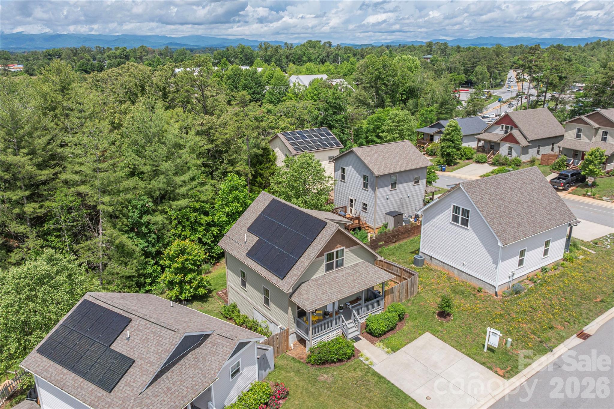 5 Declan Drive — Weaverville