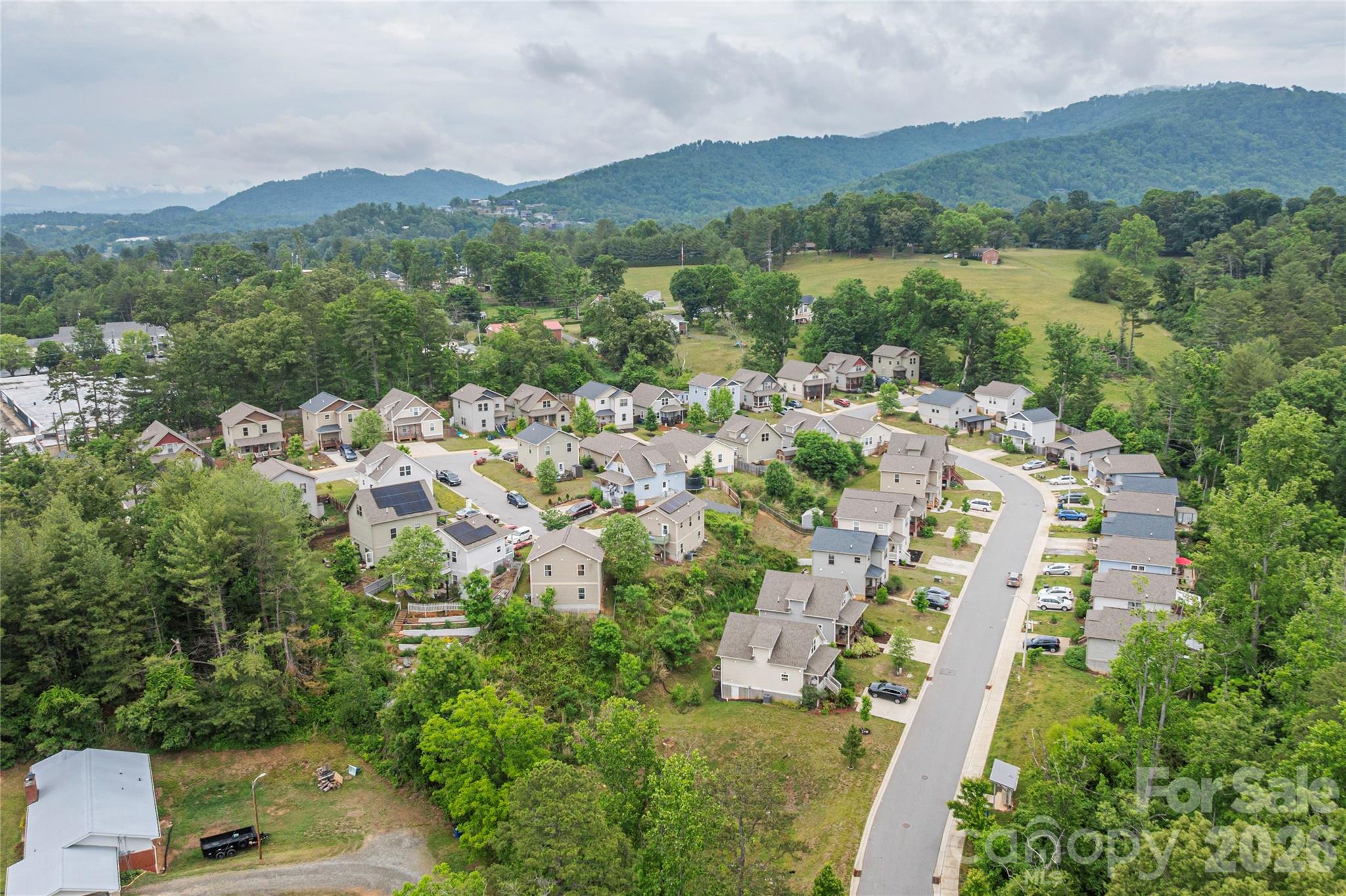 5 Declan Drive — Weaverville