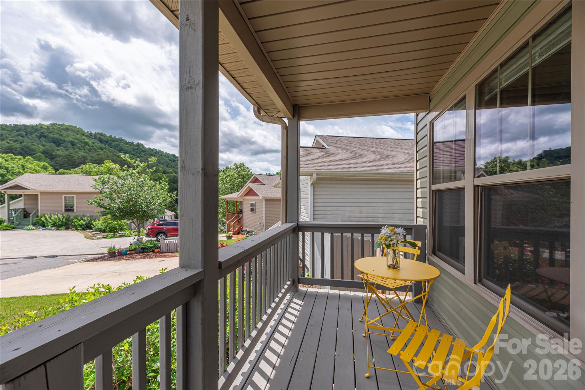 5 Declan Drive — Weaverville