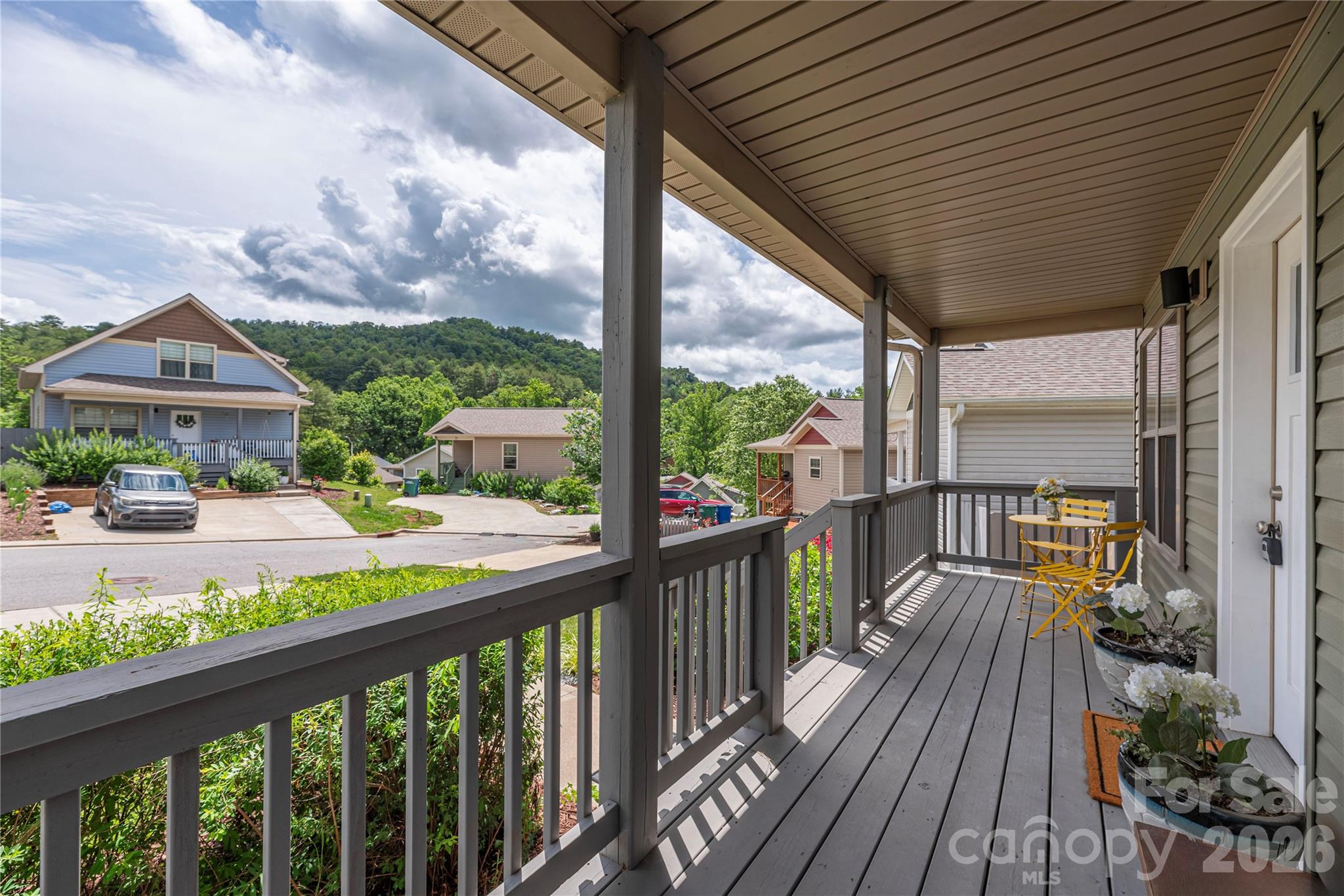 5 Declan Drive — Weaverville