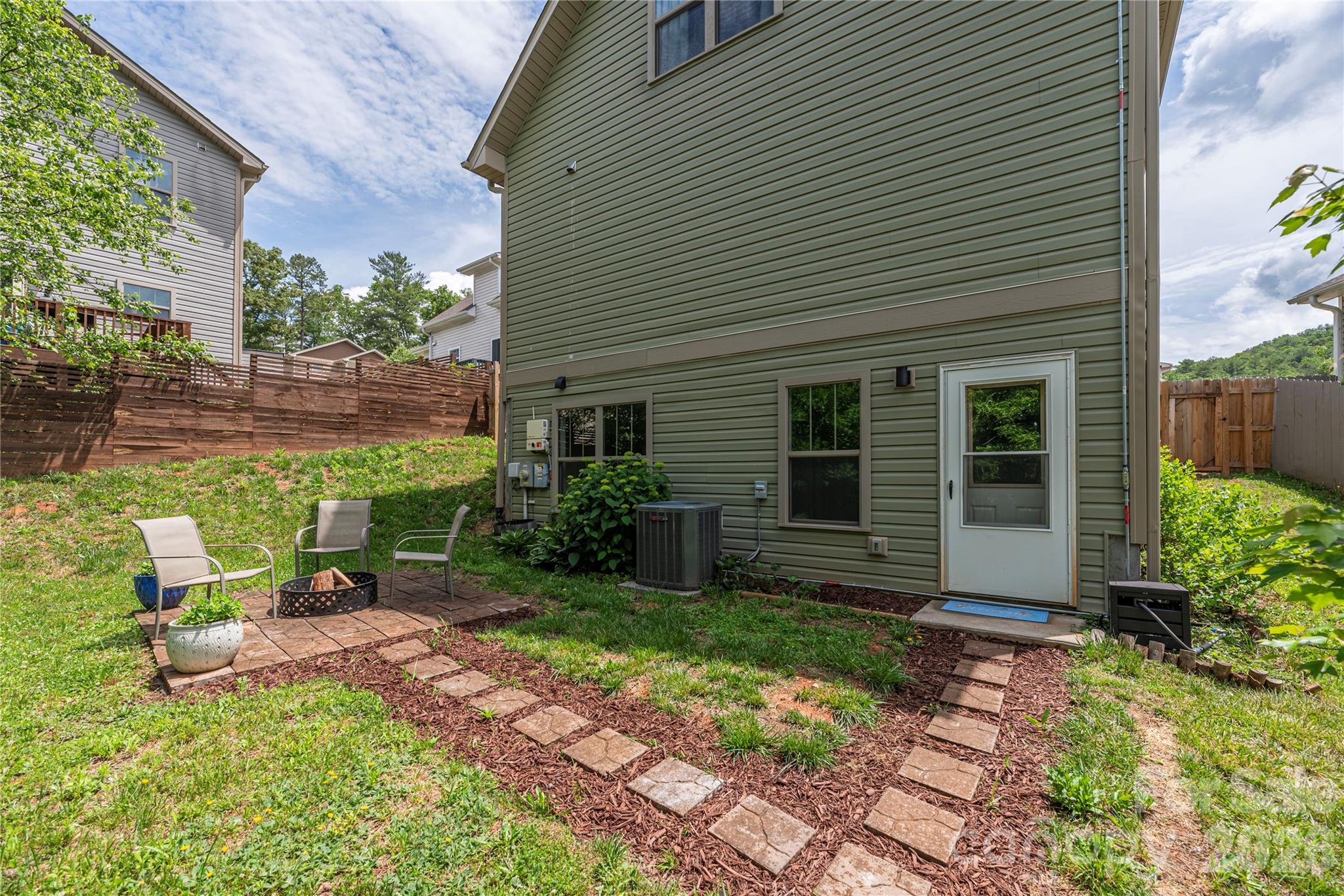 5 Declan Drive — Weaverville