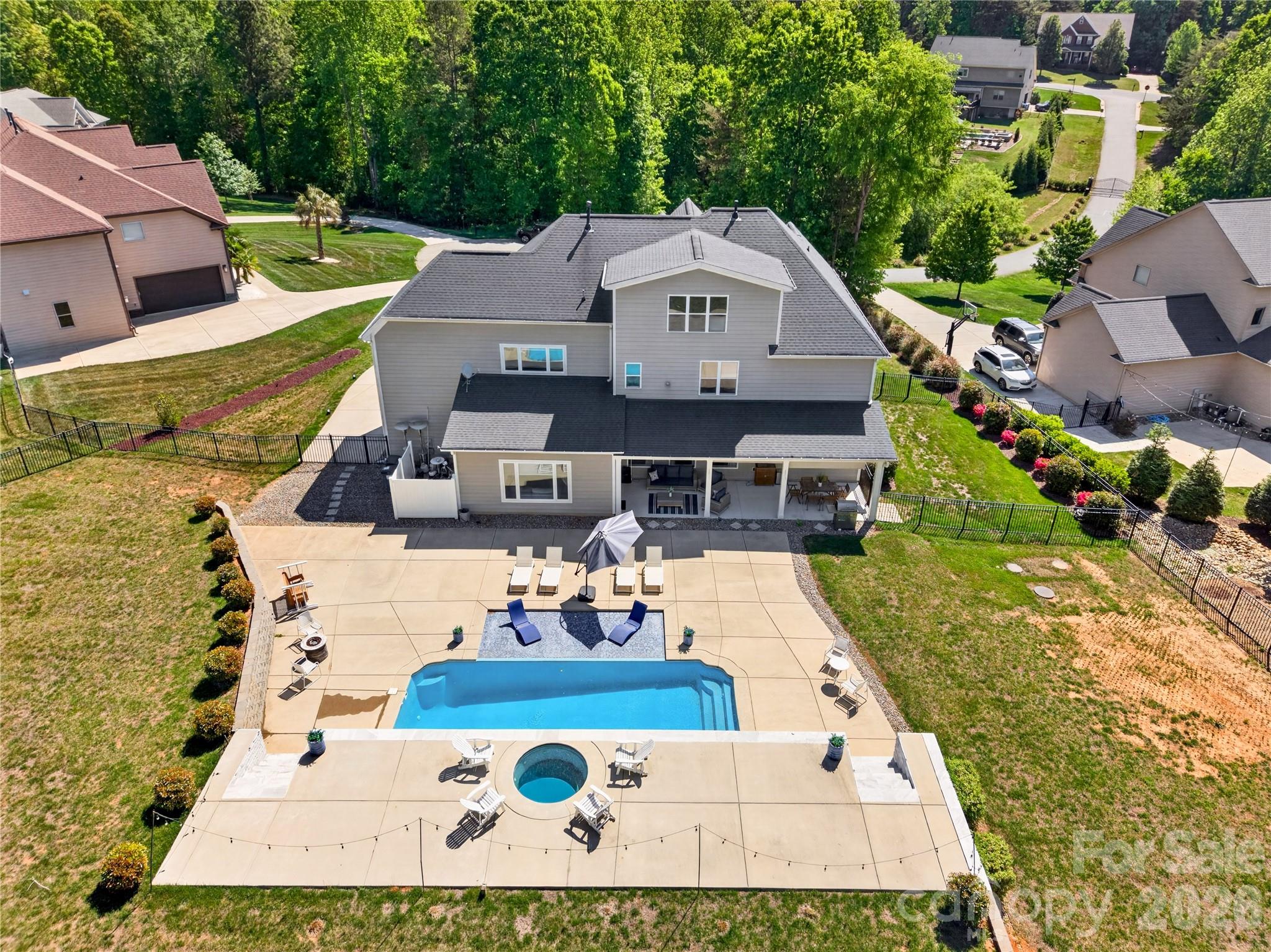 121 Leeward Shoals Lane — Mooresville
