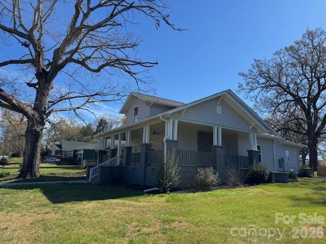 806 4th Street Drive NW — Hickory