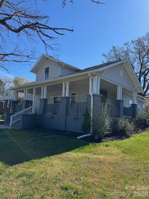 806 4th Street Drive NW — Hickory