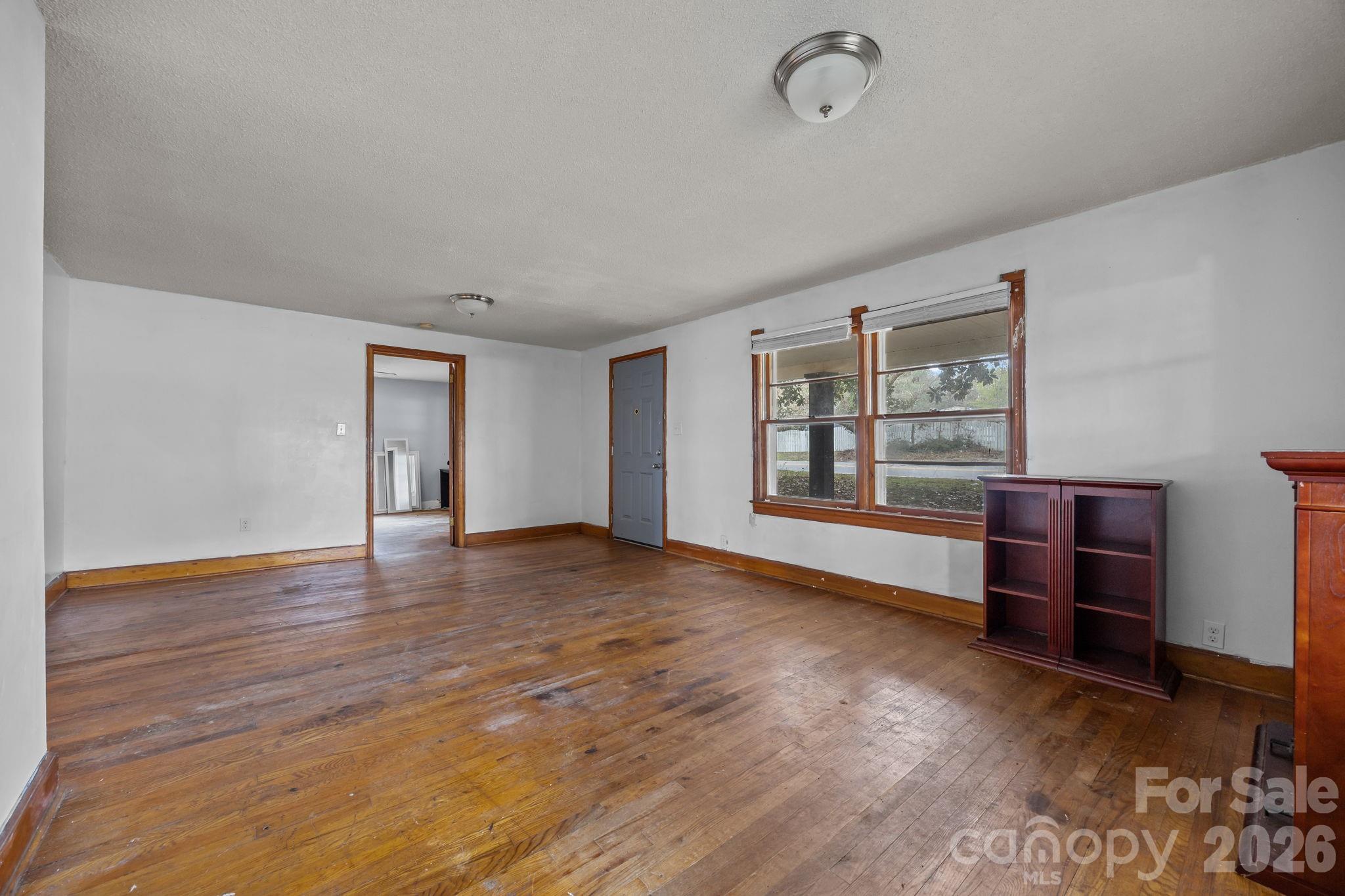2821 Old Fairground Road — Angier